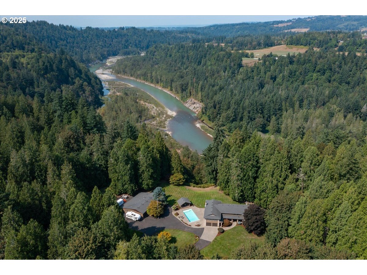 3633 SE Oxbow PKWY