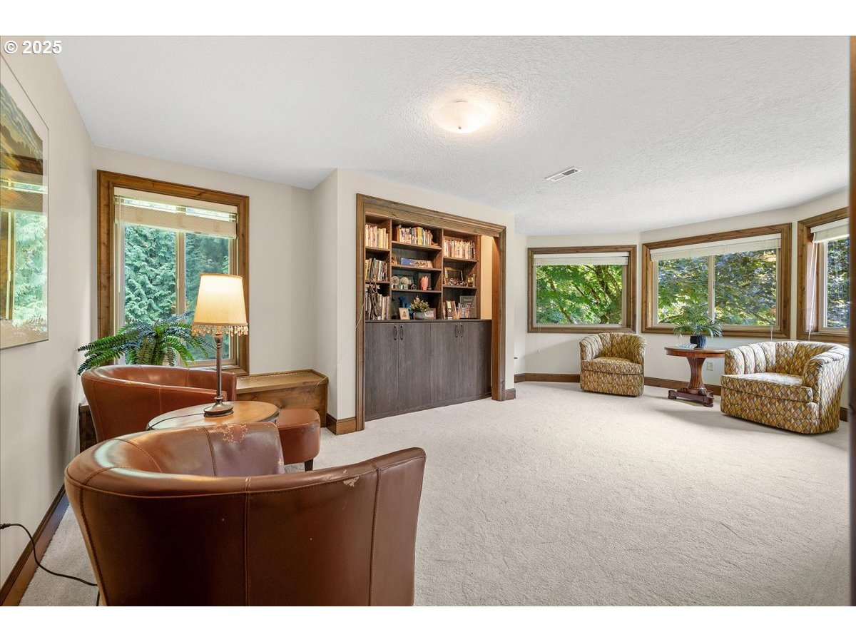 3633 SE Oxbow PKWY