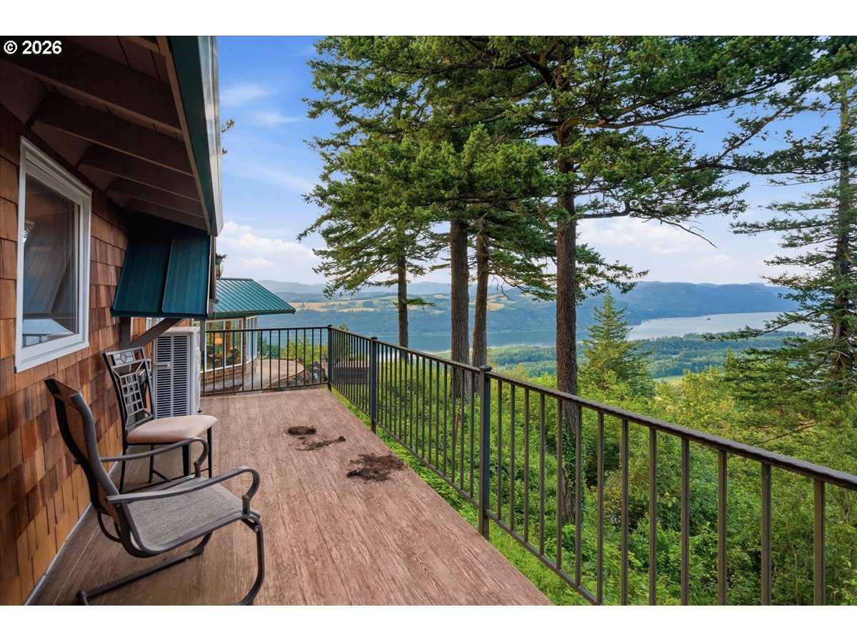 41225 E LARCH MOUNTAIN RD