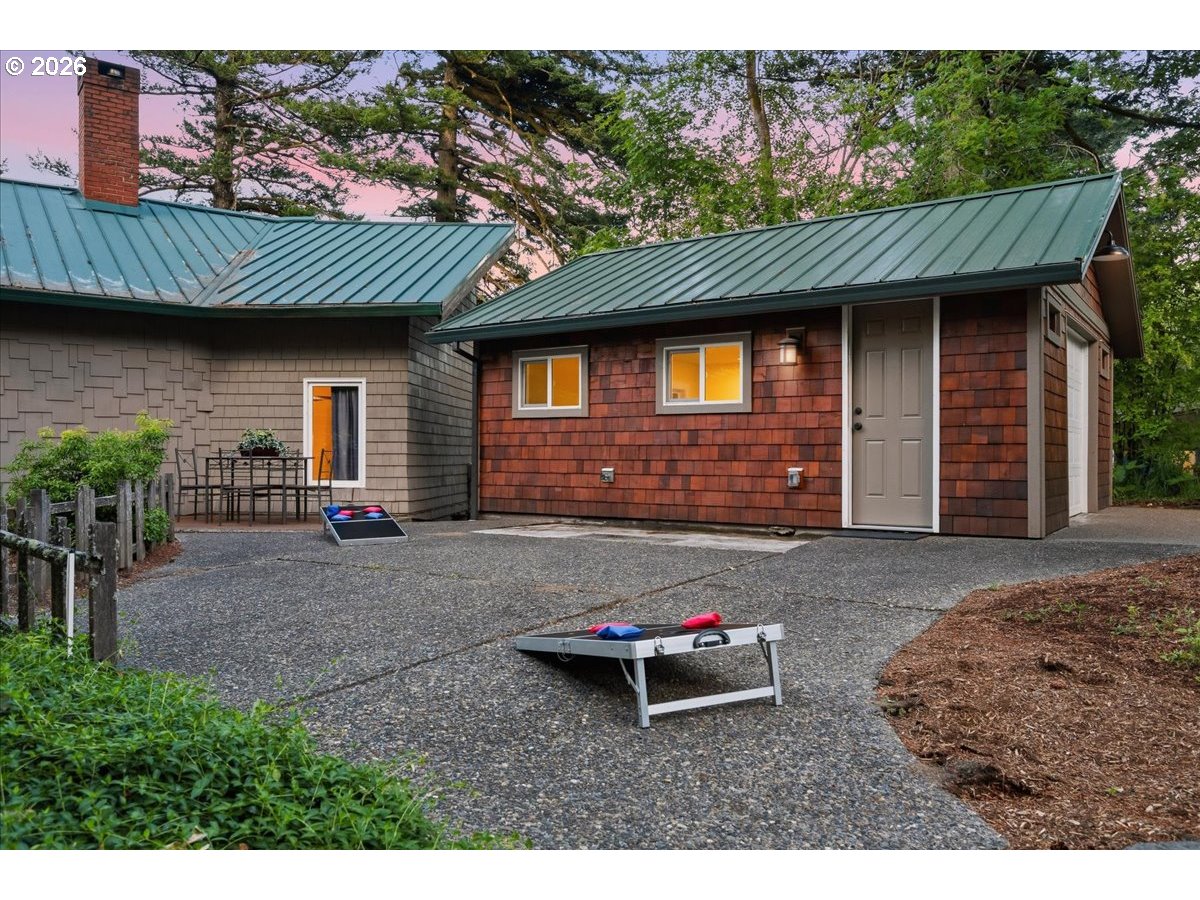 41225 E LARCH MOUNTAIN RD
