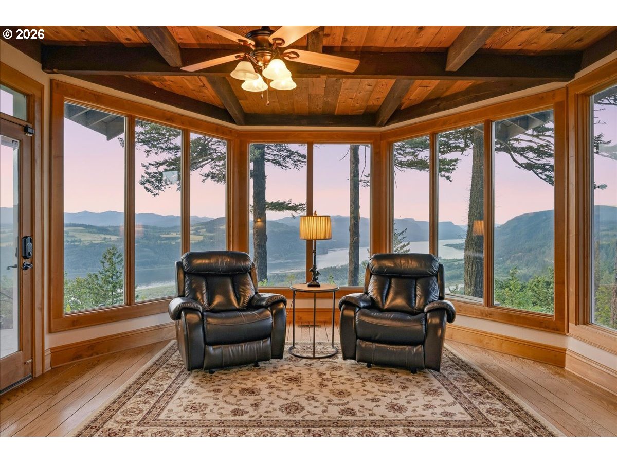 41225 E LARCH MOUNTAIN RD