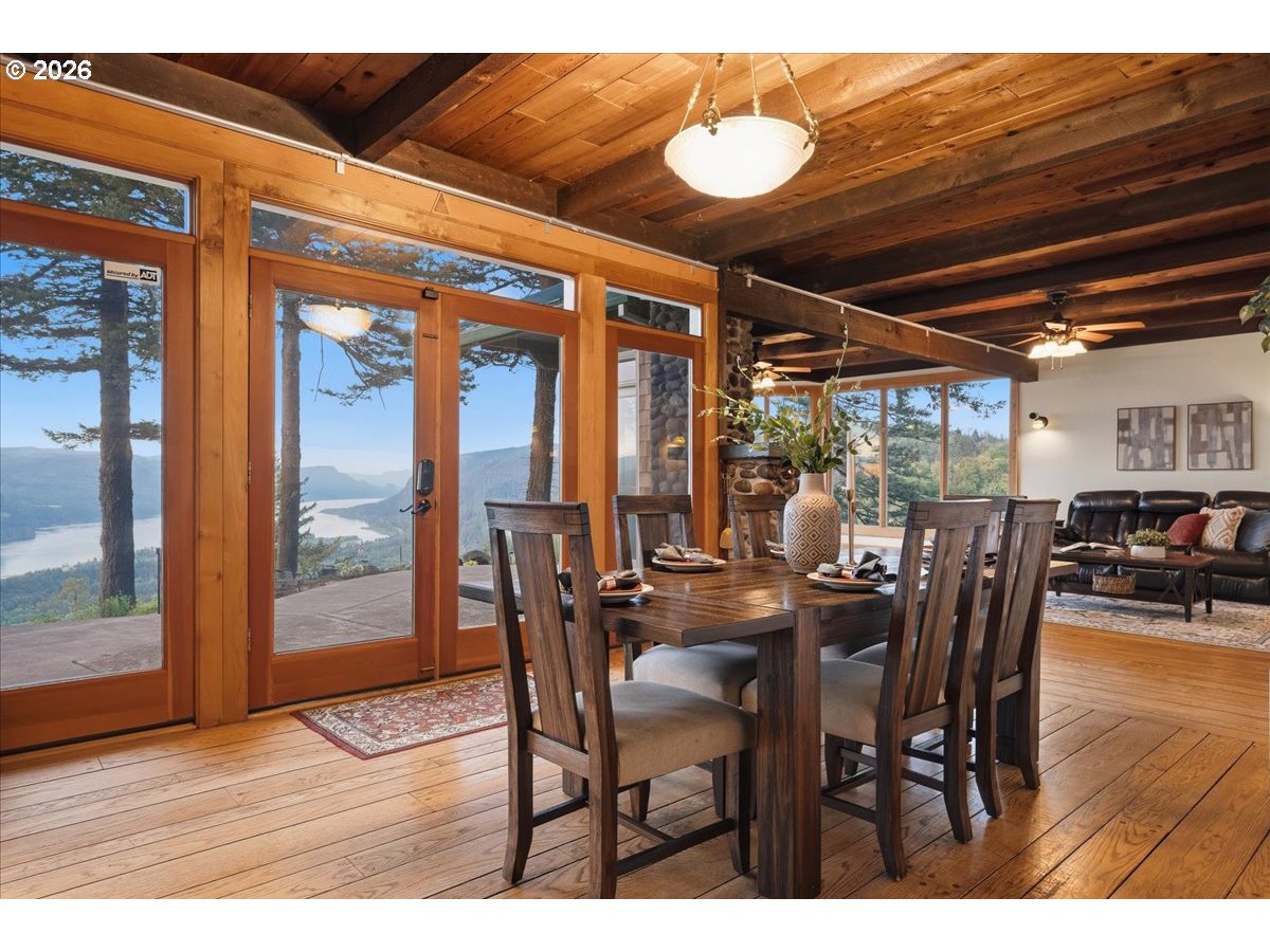 41225 E LARCH MOUNTAIN RD