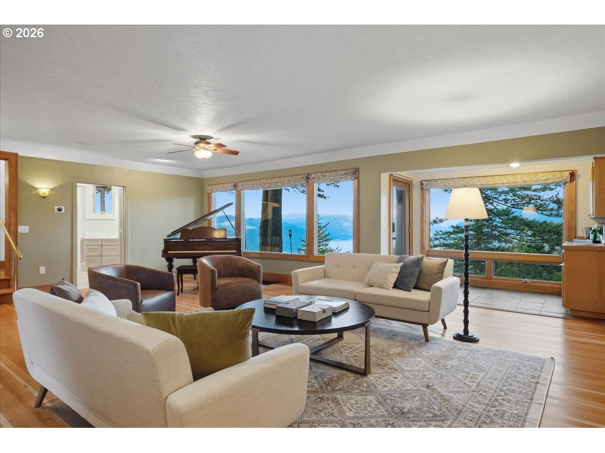 41225 E LARCH MOUNTAIN RD