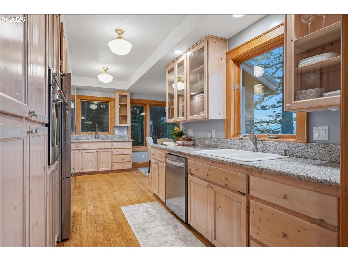 41225 E LARCH MOUNTAIN RD