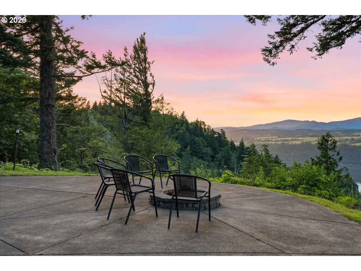 41225 E LARCH MOUNTAIN RD