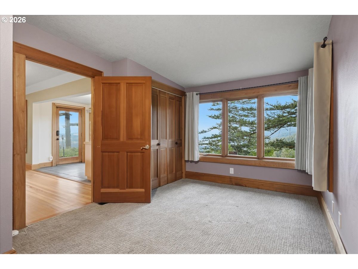 41225 E LARCH MOUNTAIN RD