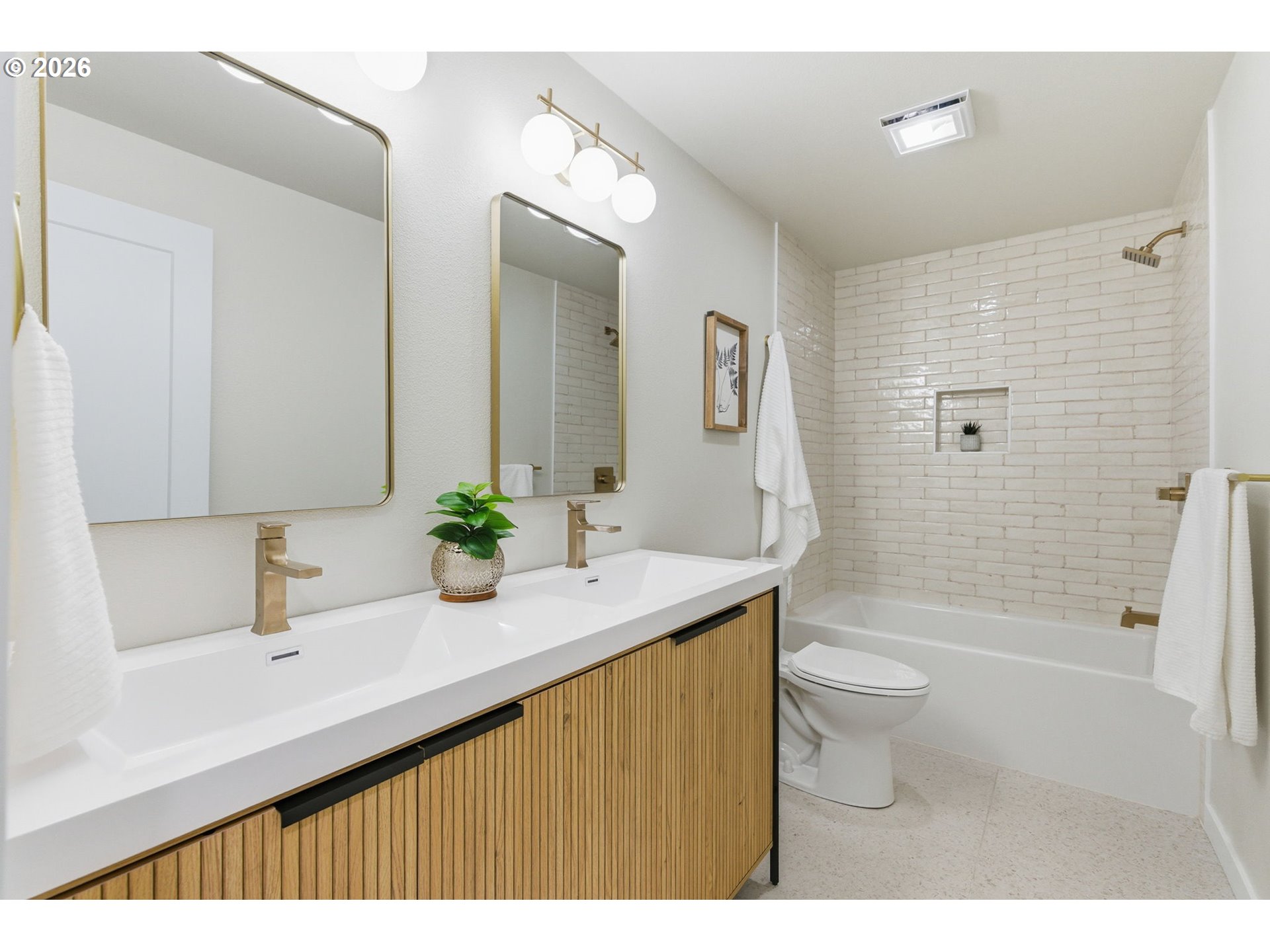 16795 SW ARTESIAN CT