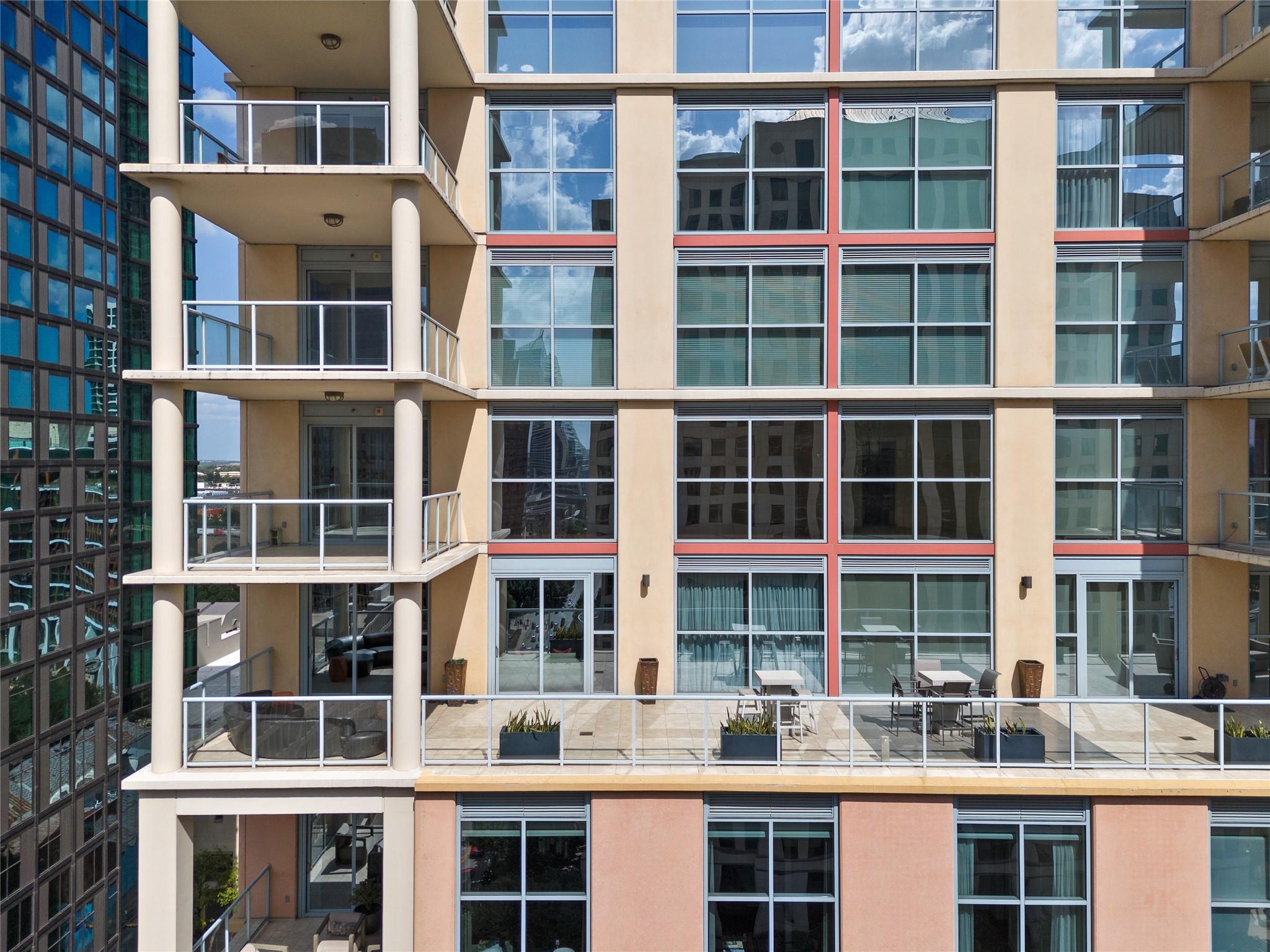 98 San Jacinto BLVD # 1502