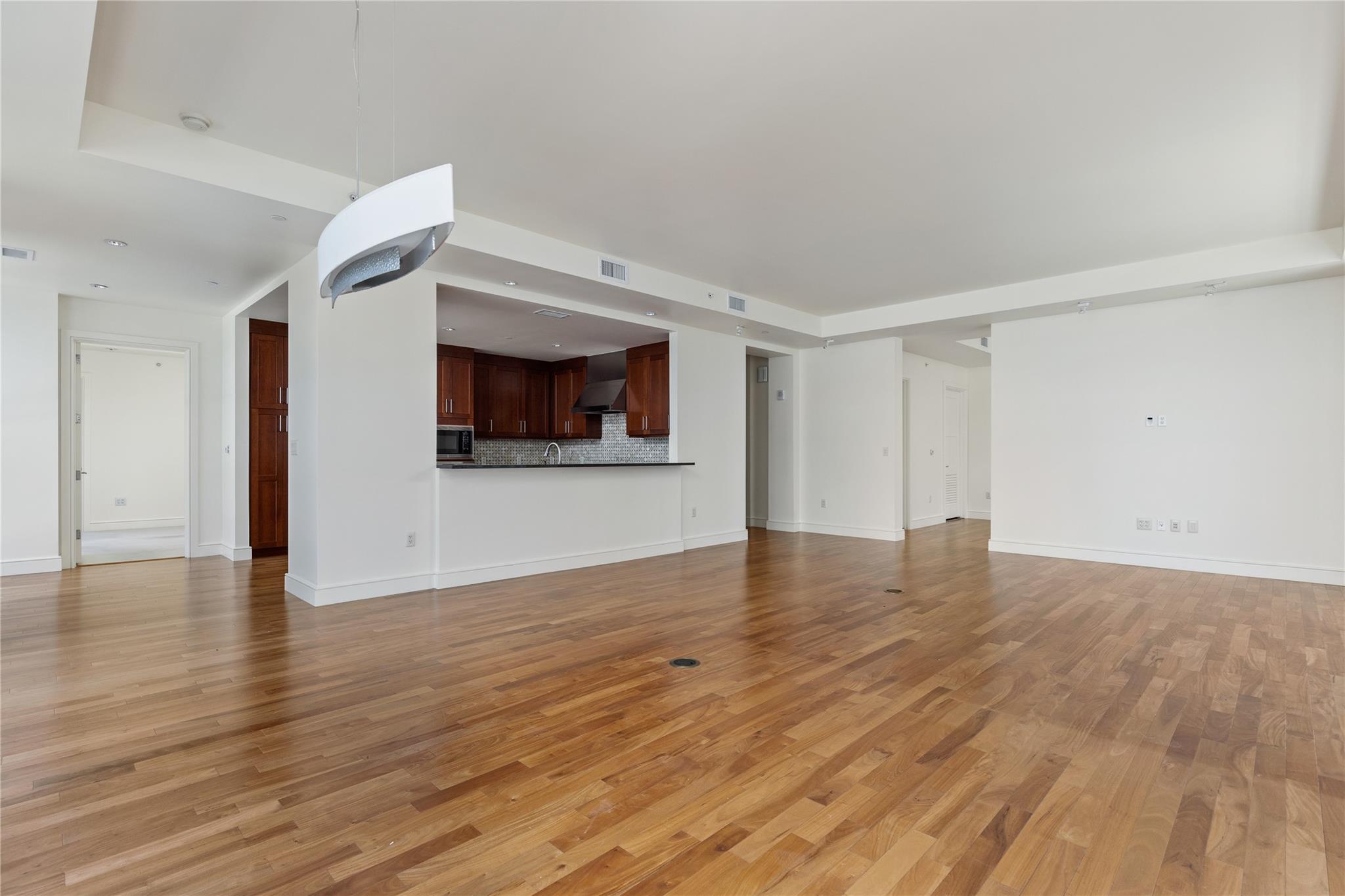 98 San Jacinto BLVD # 1502