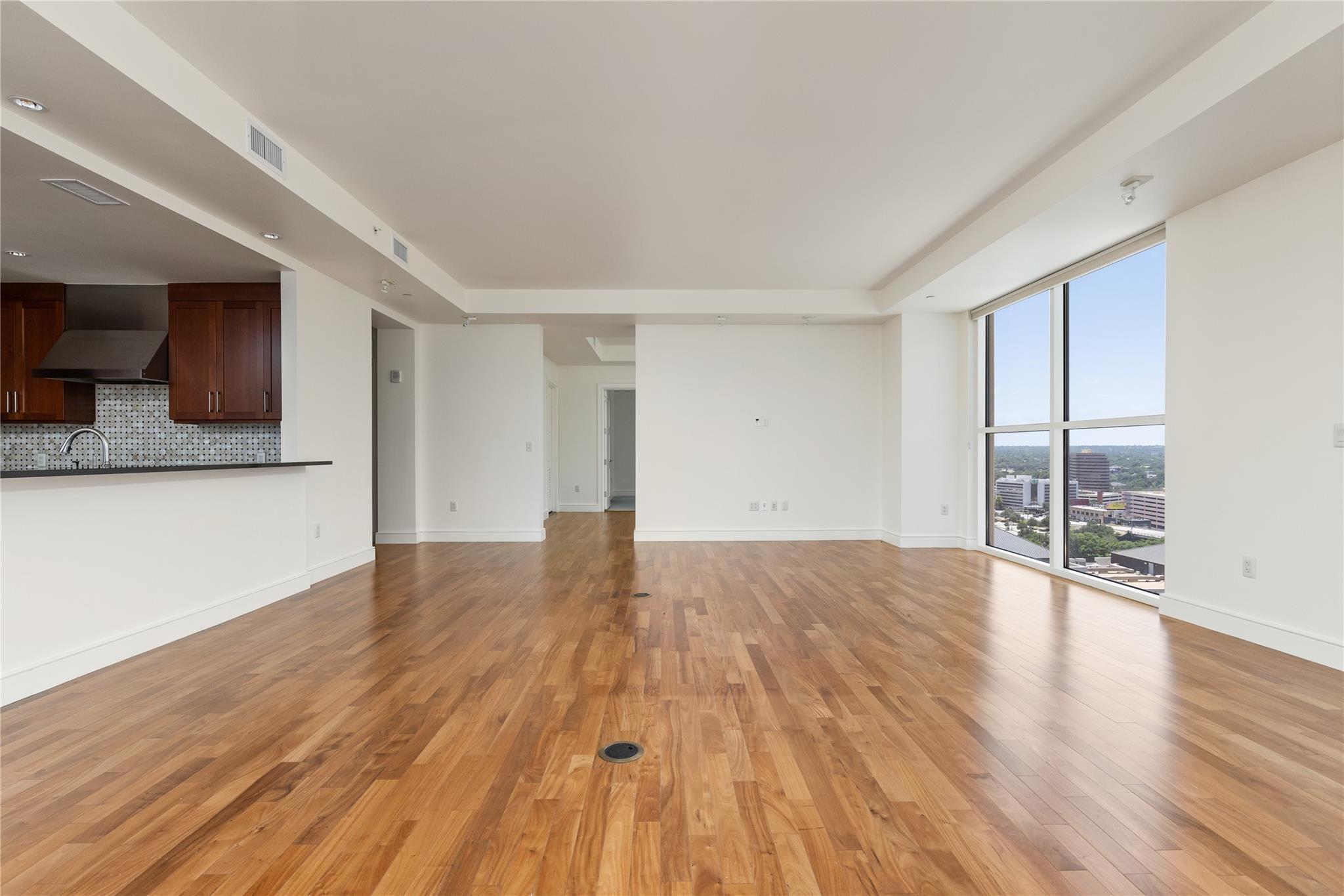 98 San Jacinto BLVD # 1502