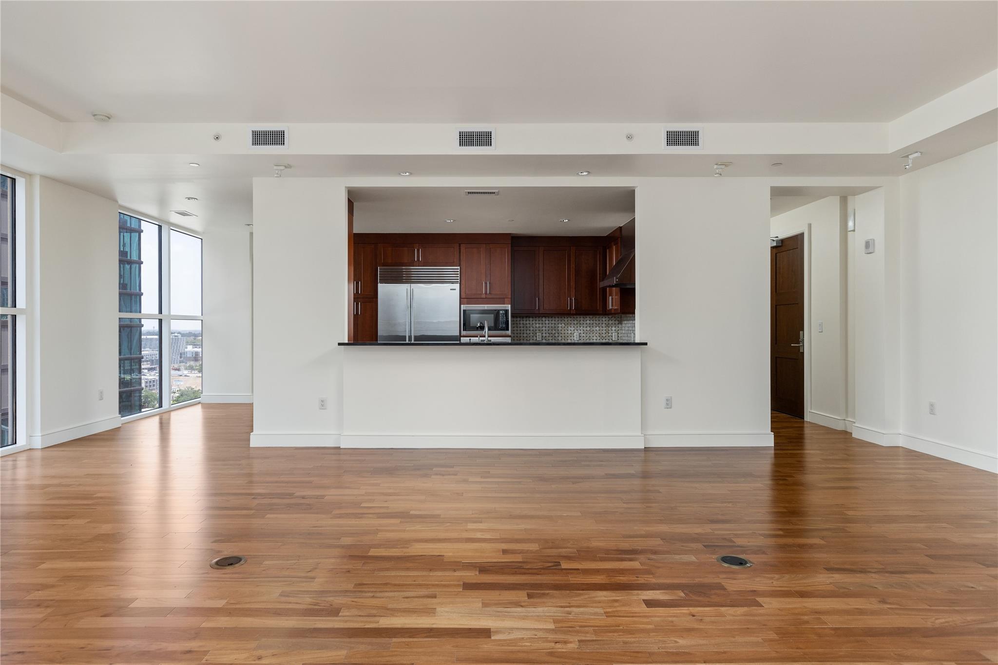 98 San Jacinto BLVD # 1502
