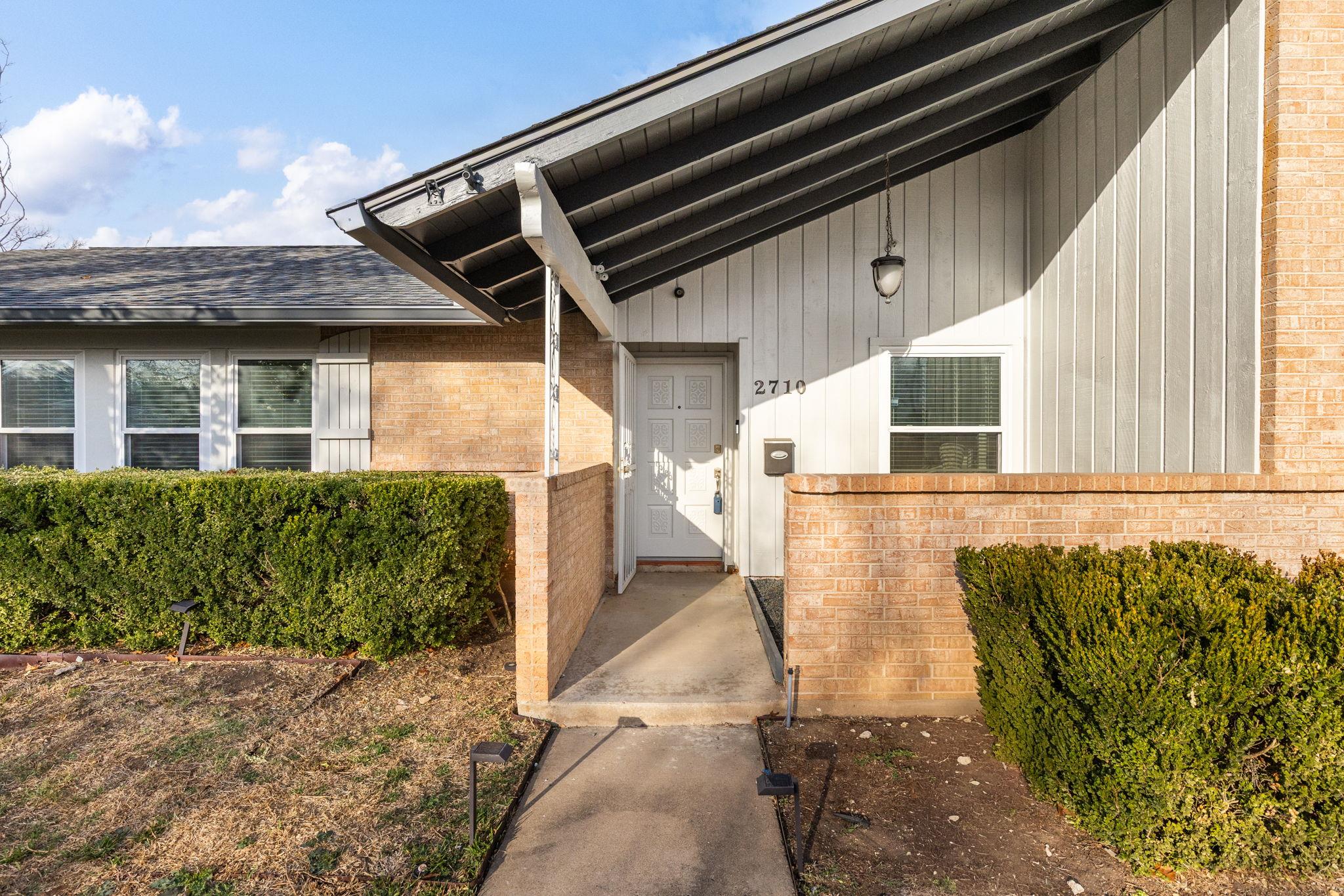 2710 Thrushwood DR