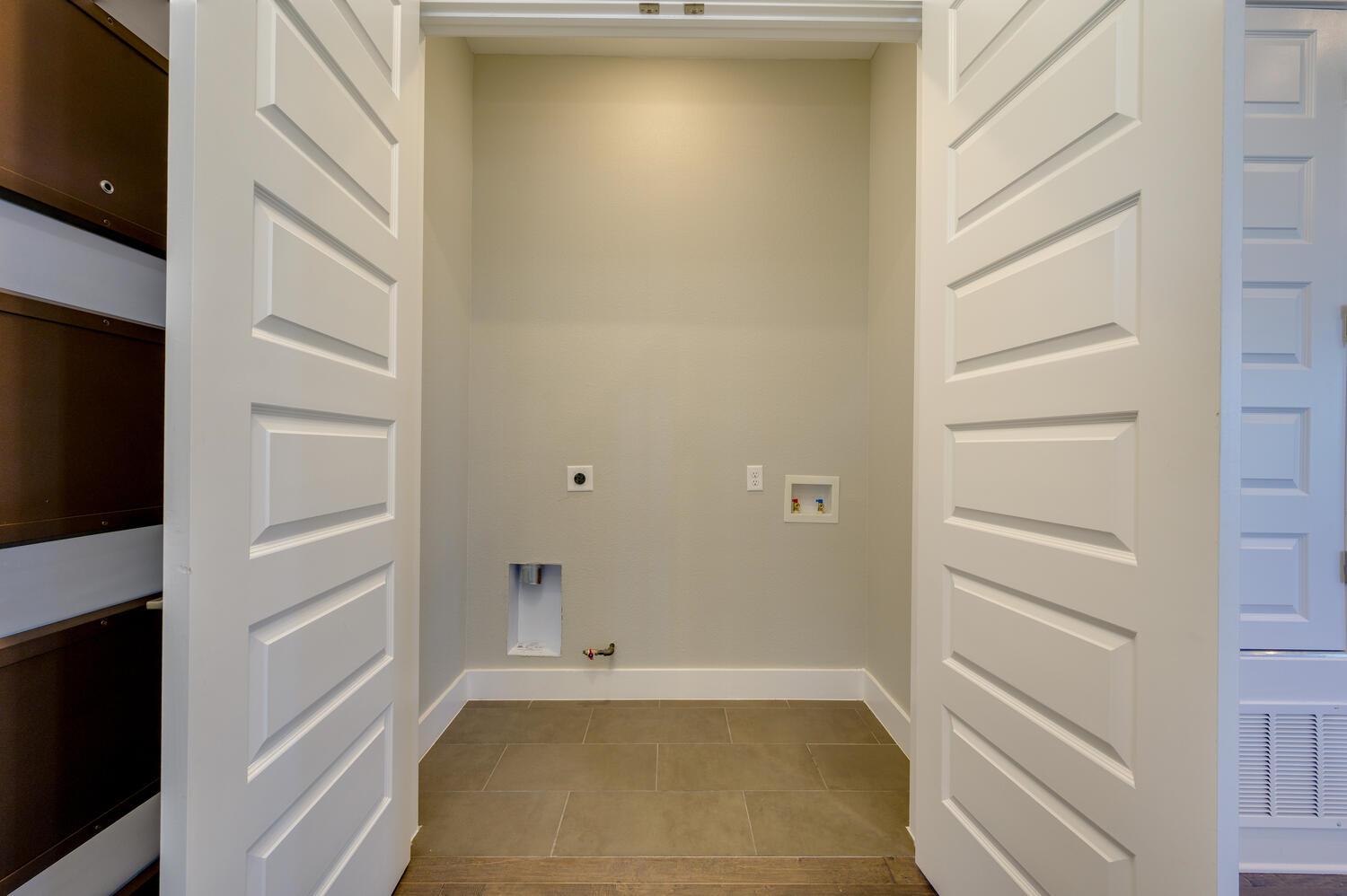 4325 Jackson Ave # 2105