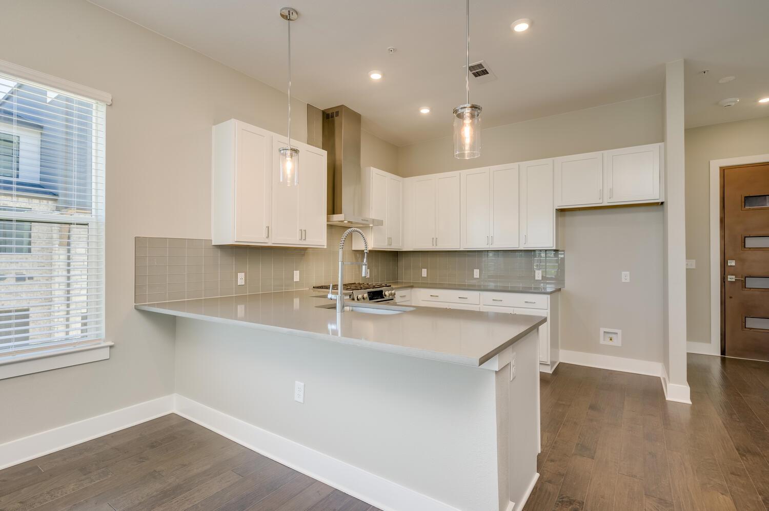 4325 Jackson Ave # 2105