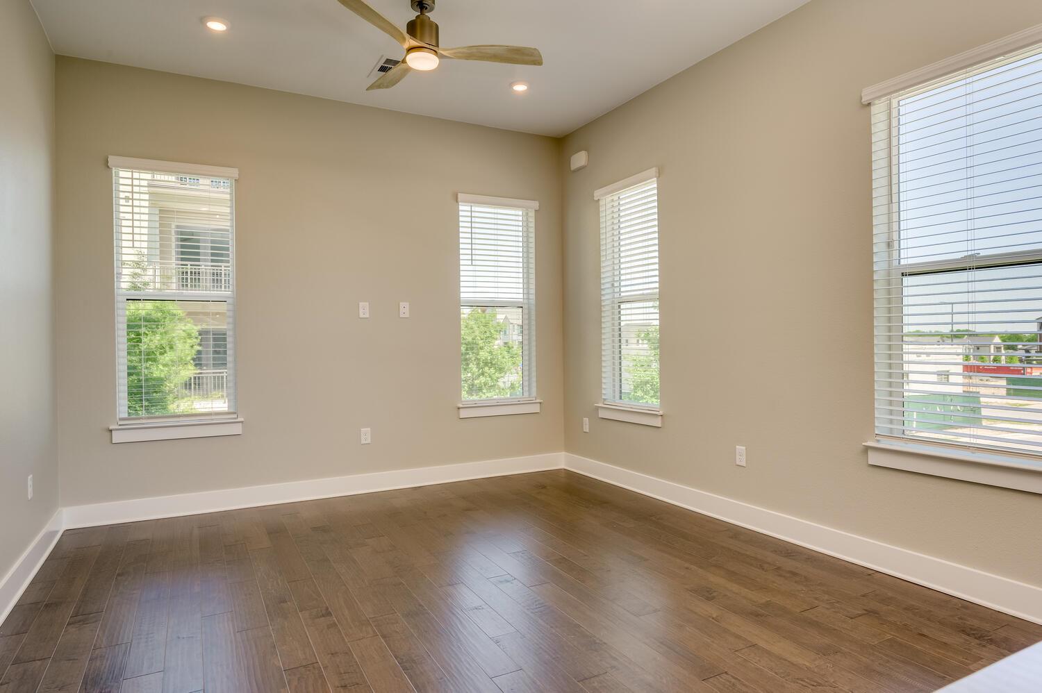 4325 Jackson Ave # 2105
