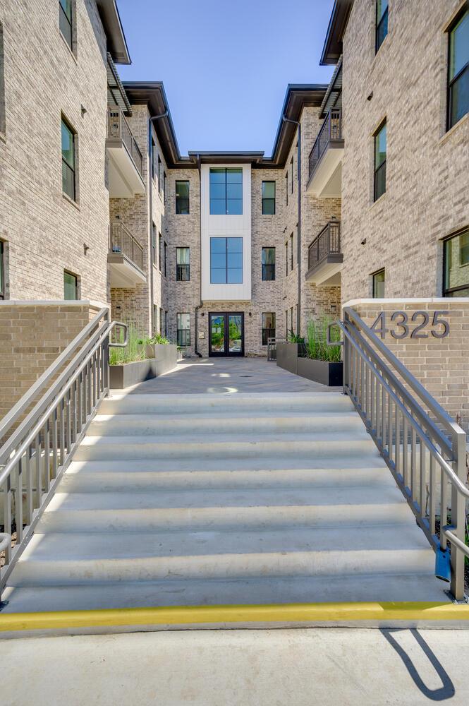 4325 Jackson Ave # 2105