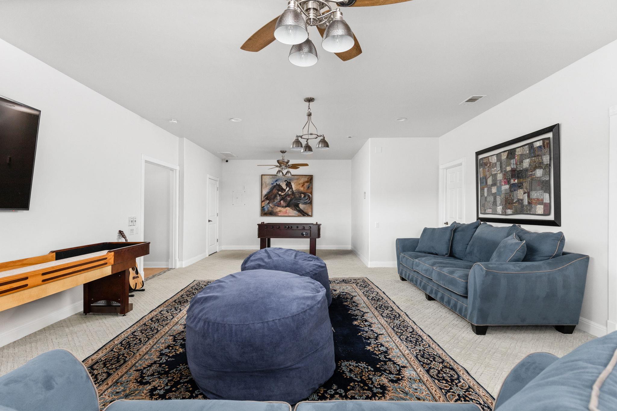805 Brooks Hollow RD