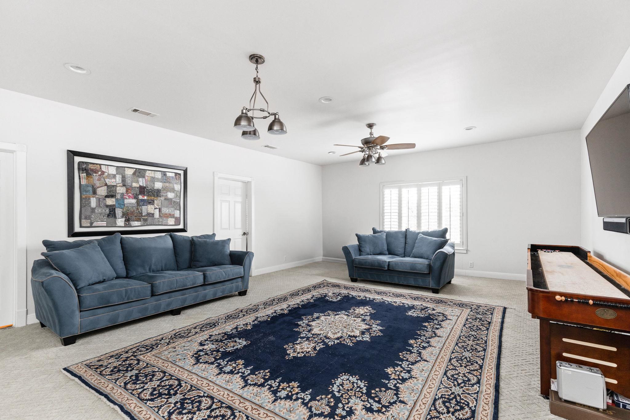 805 Brooks Hollow RD