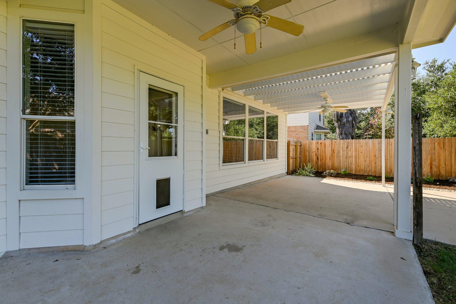 20308 Farm Pond LN