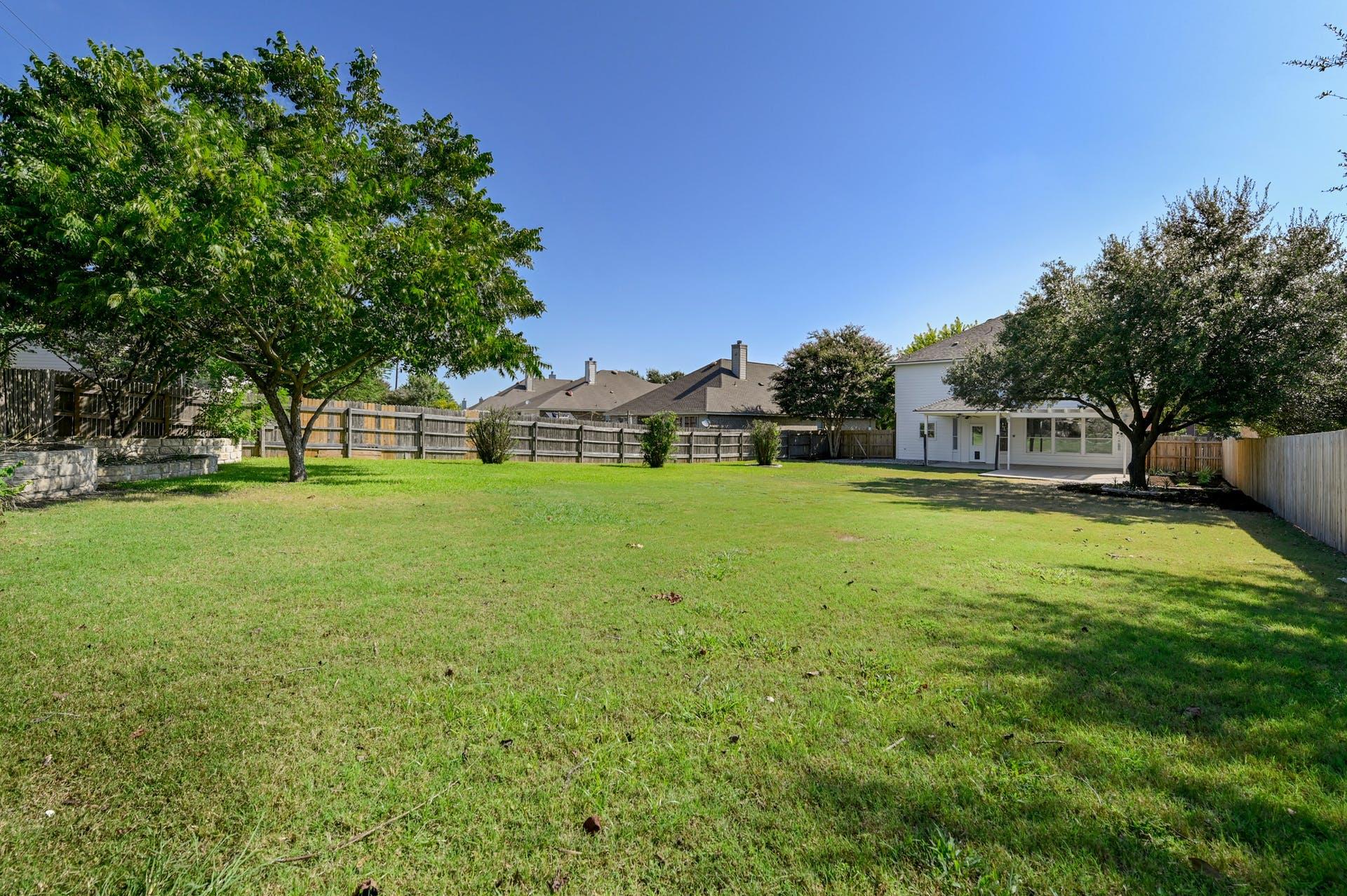 20308 Farm Pond LN
