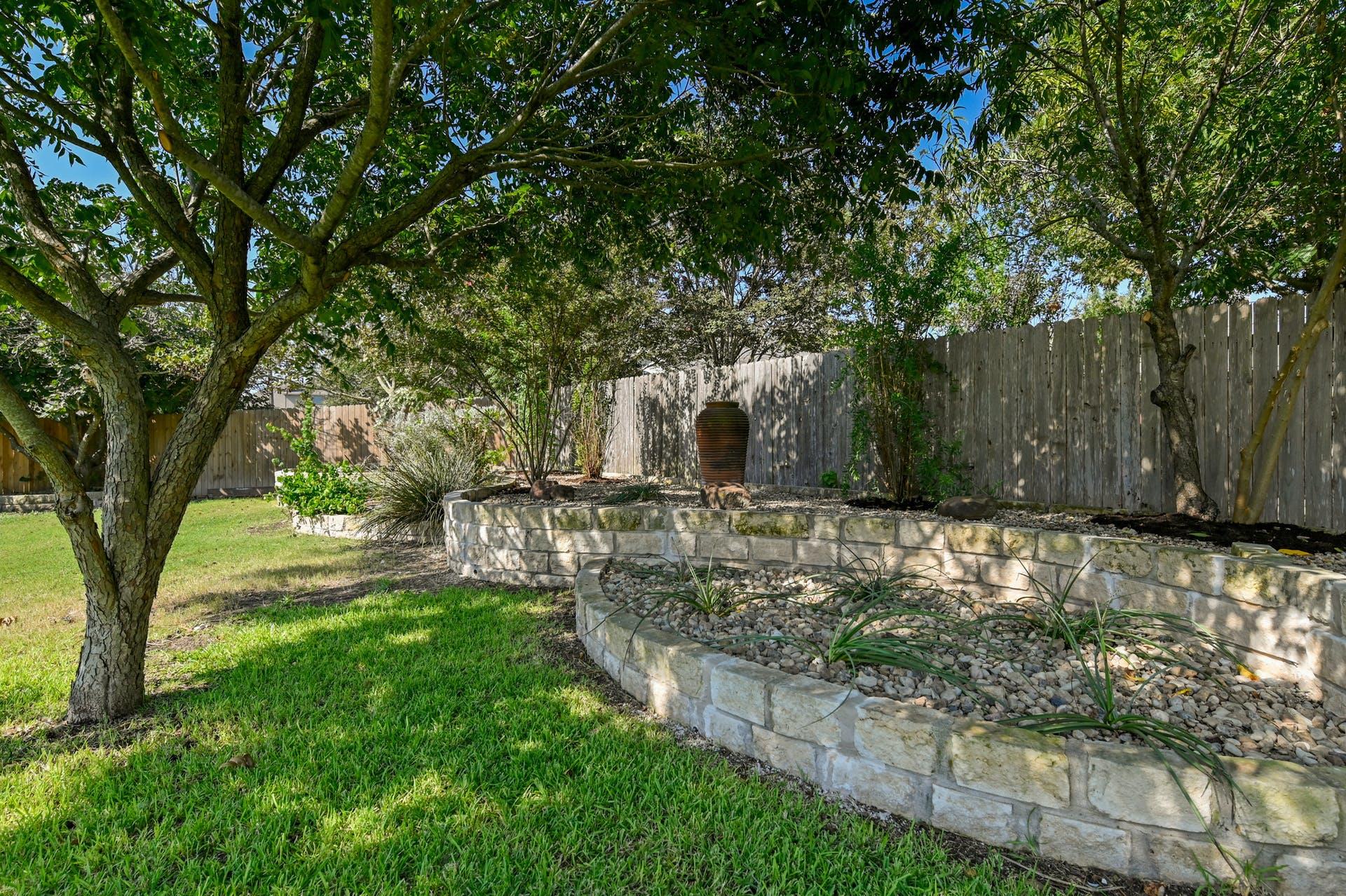 20308 Farm Pond LN