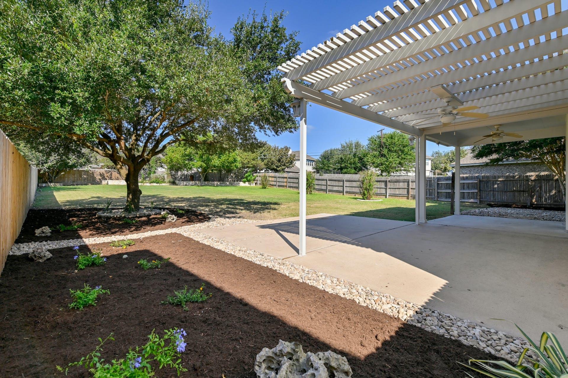 20308 Farm Pond LN