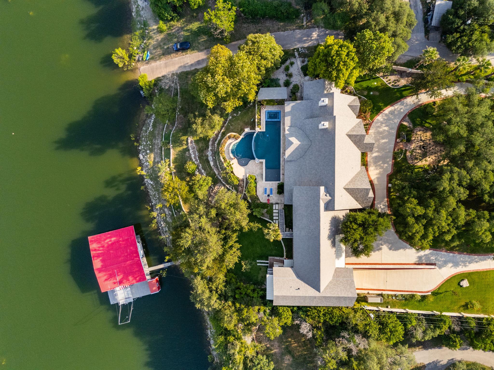 805 Brooks Hollow RD