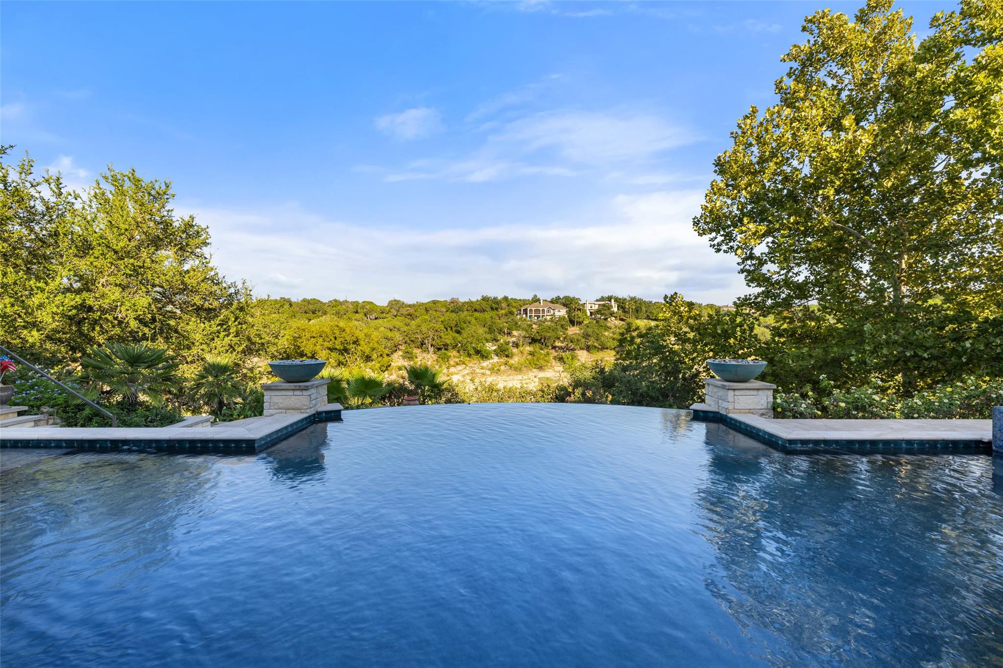 805 Brooks Hollow RD