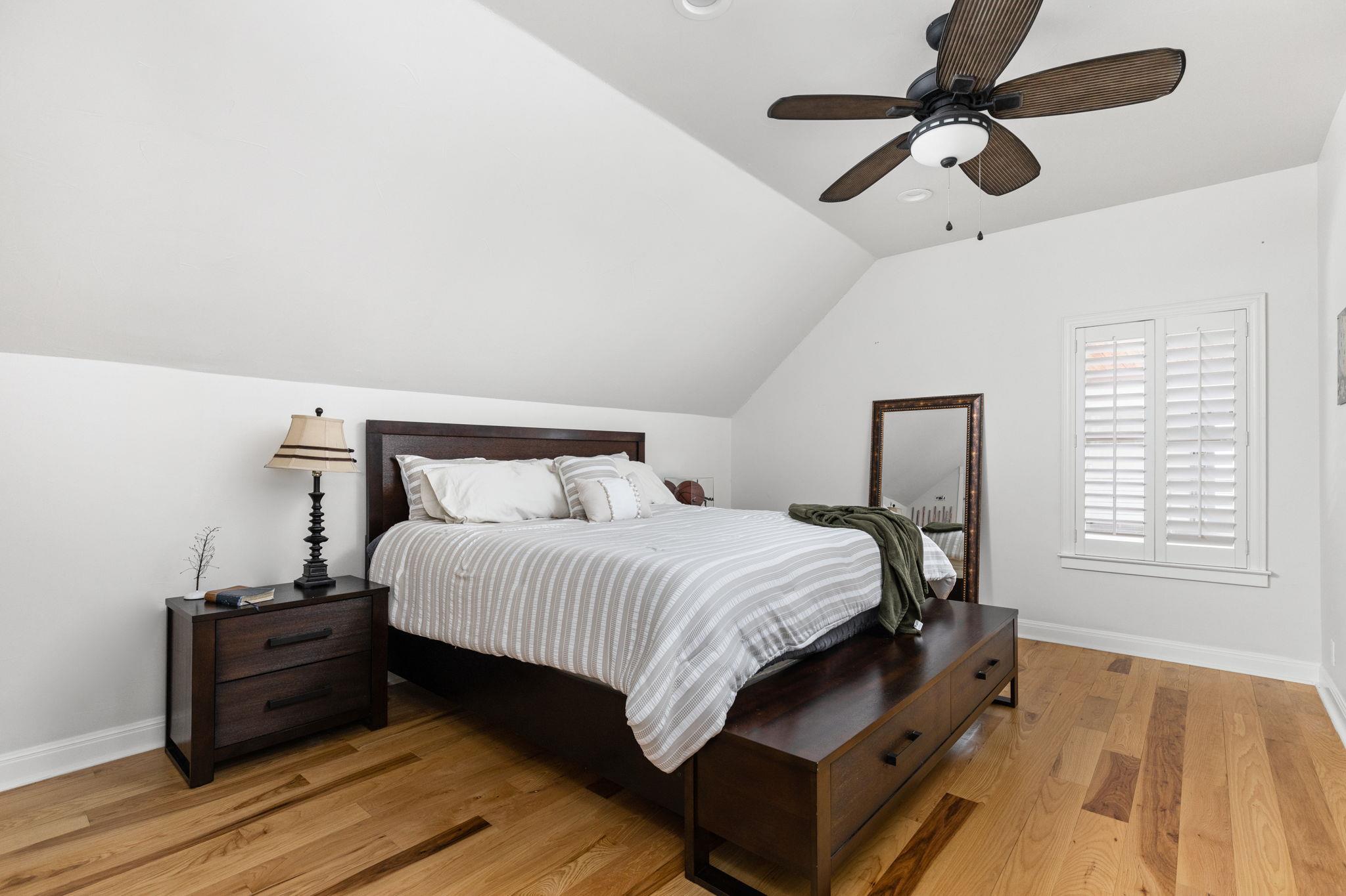 805 Brooks Hollow RD