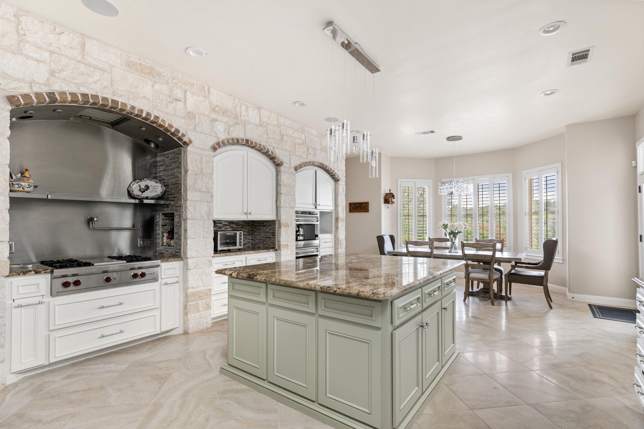 805 Brooks Hollow RD