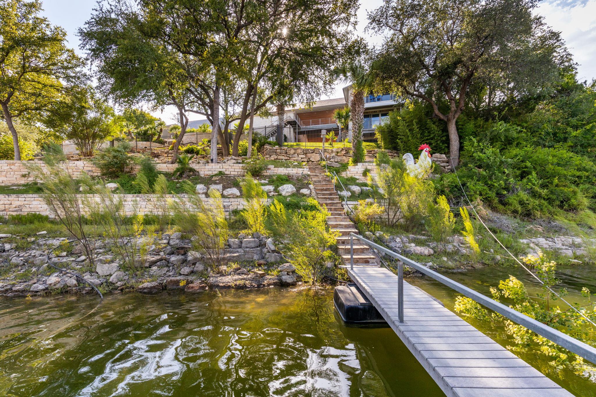 805 Brooks Hollow RD