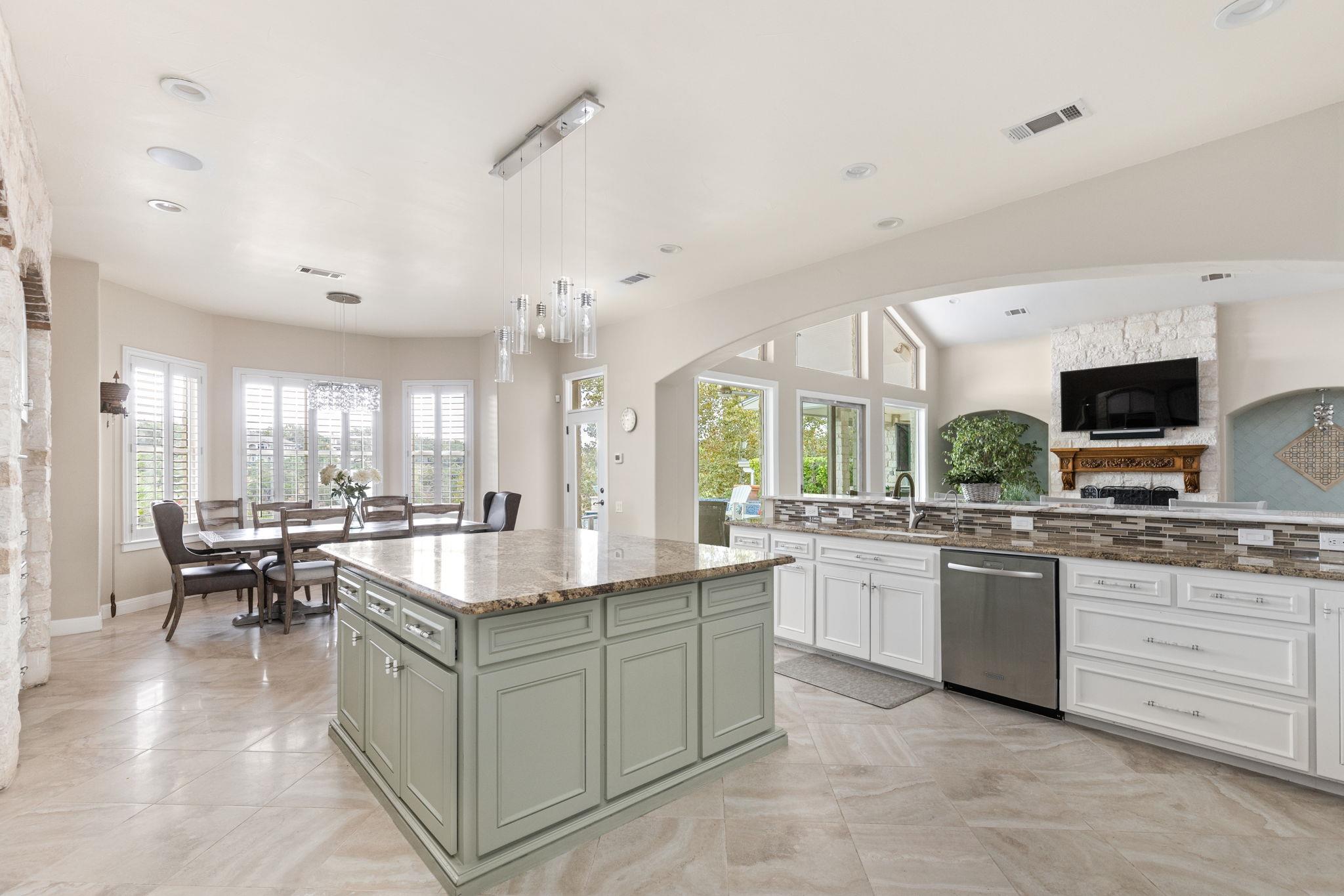 805 Brooks Hollow RD