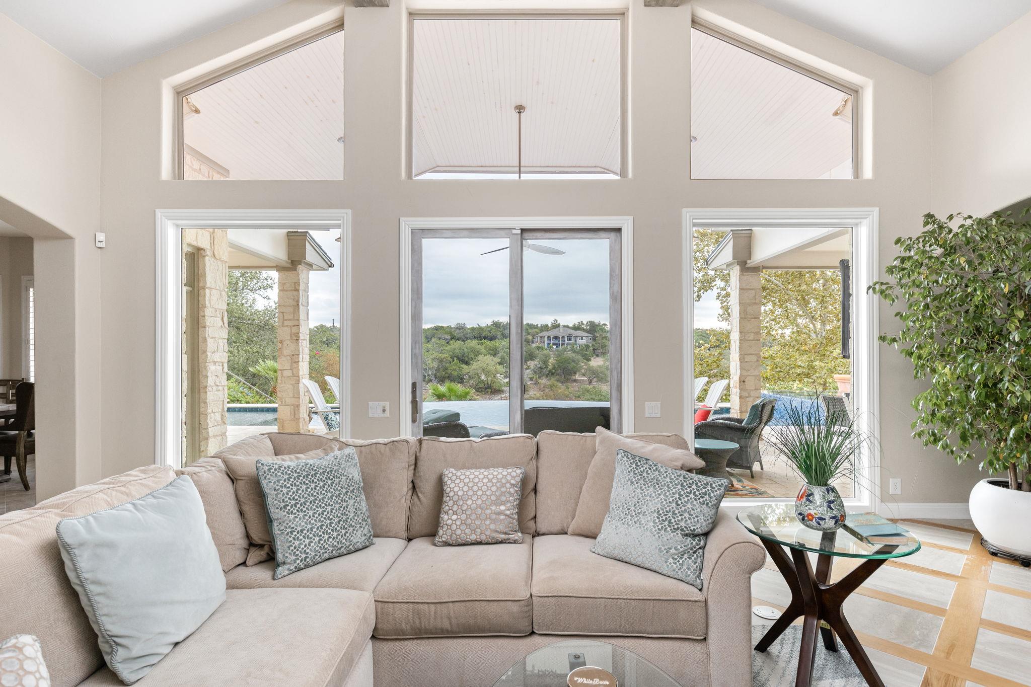 805 Brooks Hollow RD