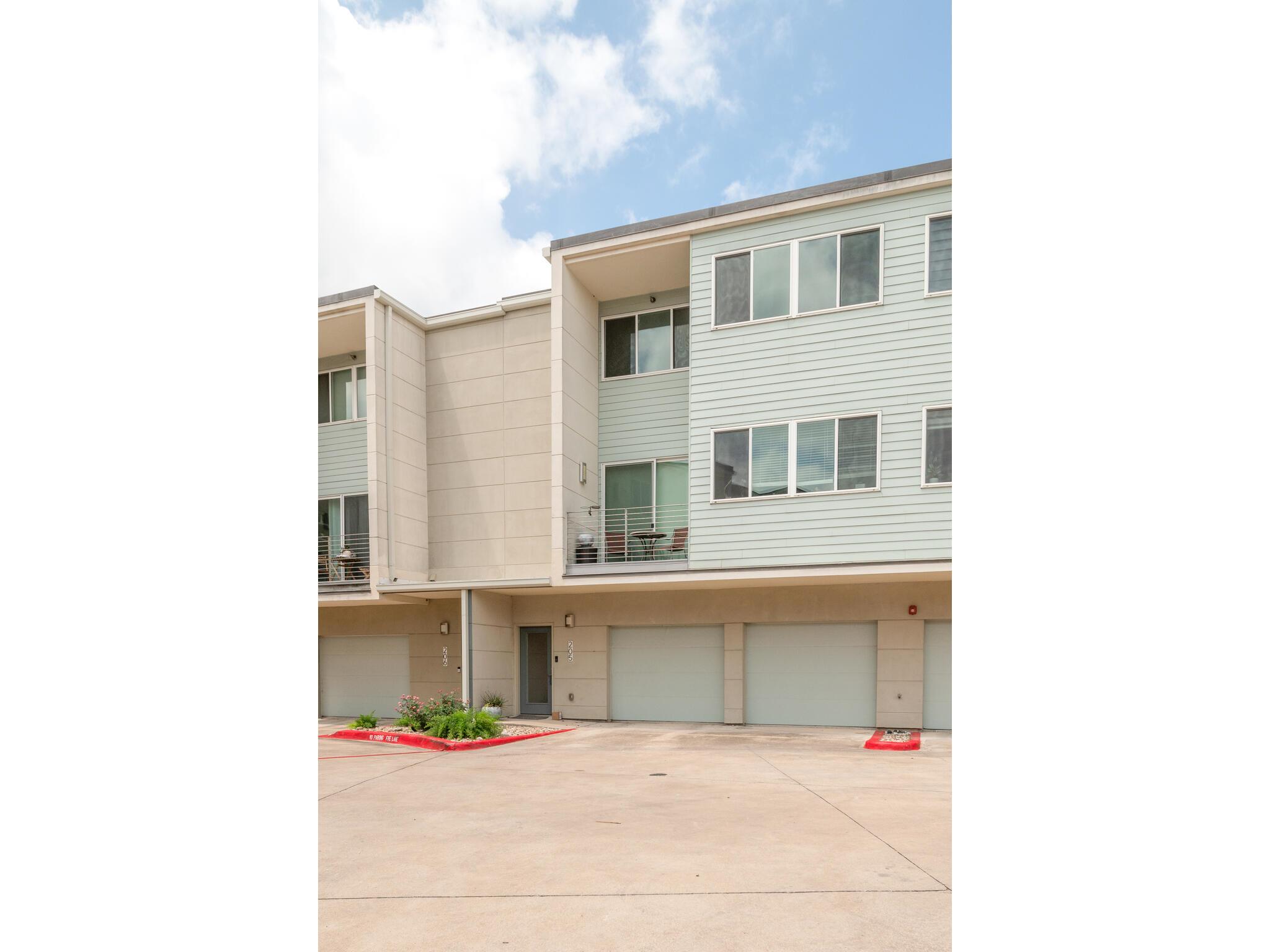 604 N Bluff DR # 205