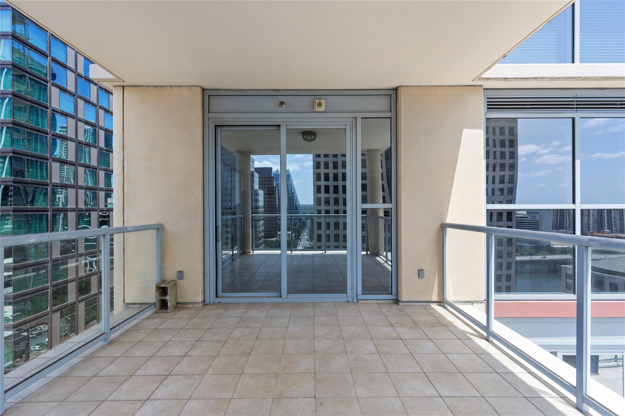 98 San Jacinto BLVD # 1502