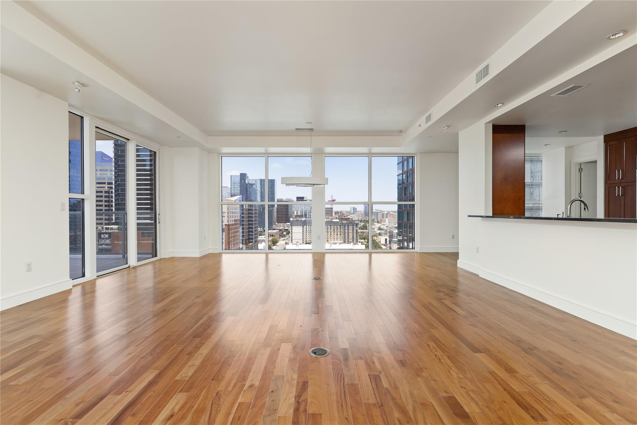 98 San Jacinto BLVD # 1502