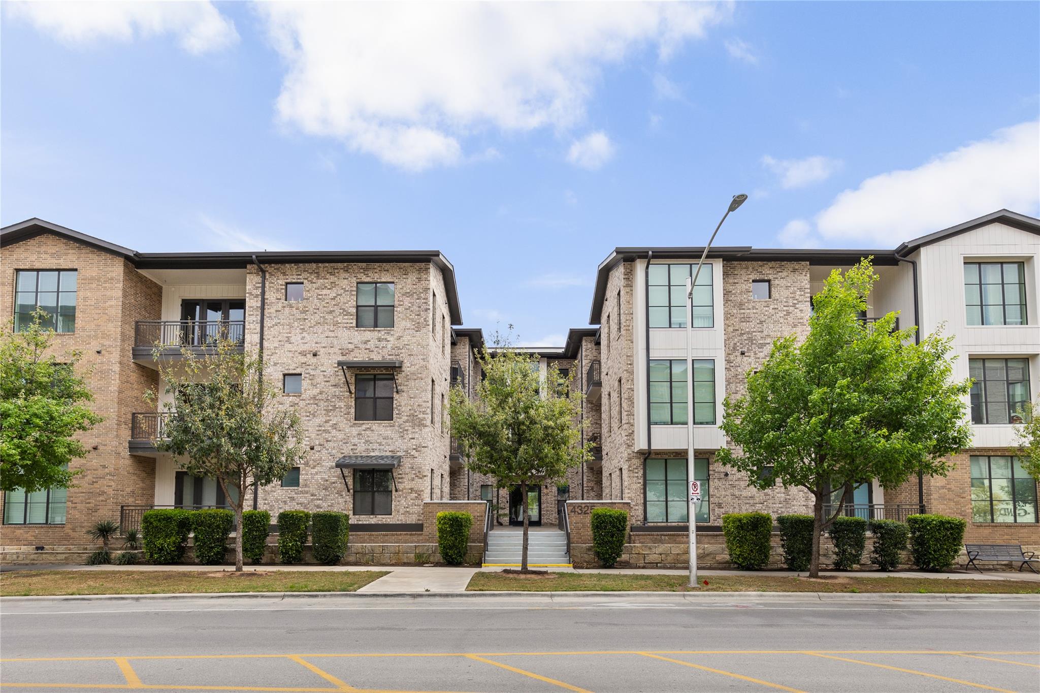 4325 Jackson Ave # 2105
