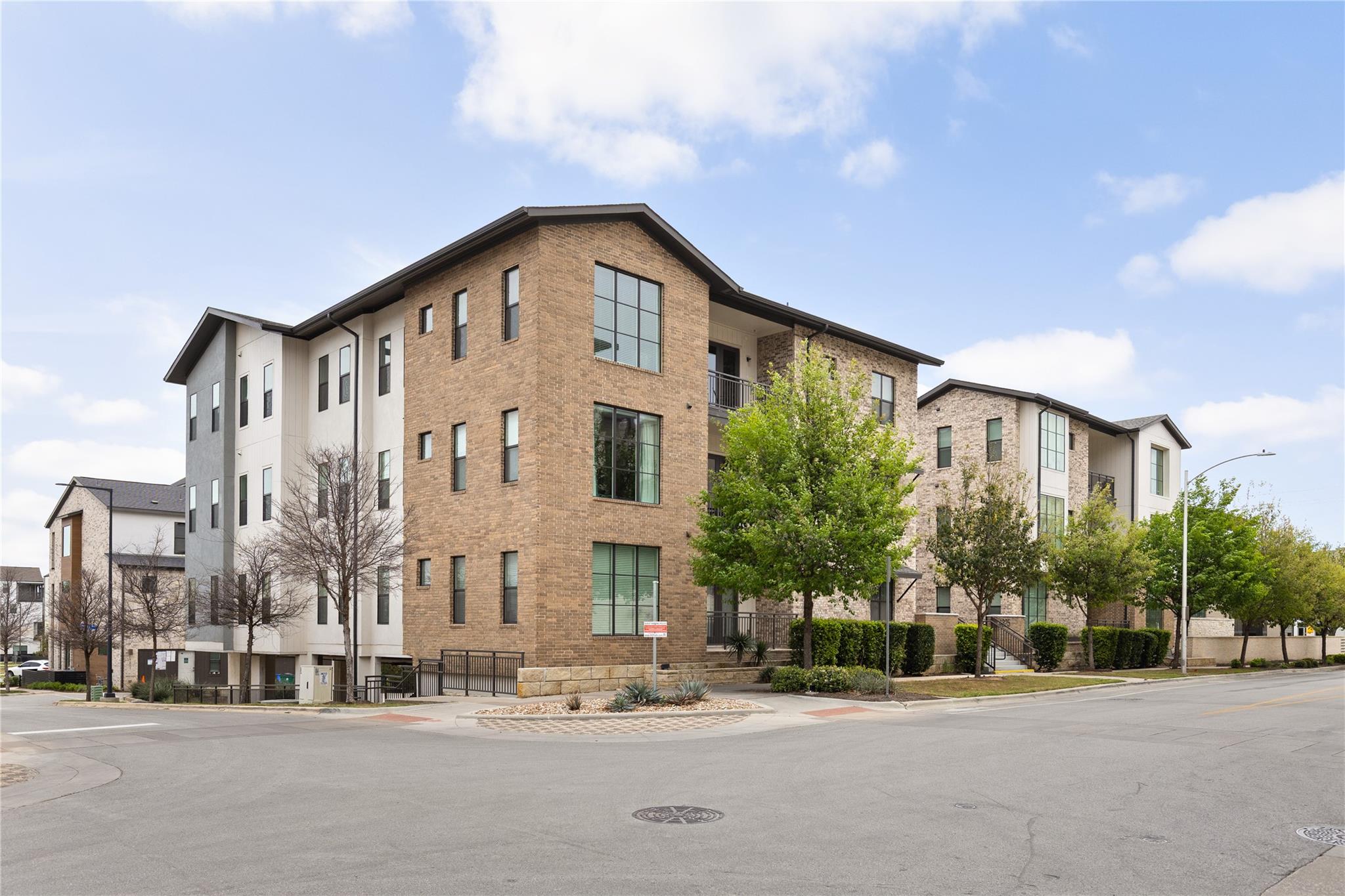 4325 Jackson Ave # 2105