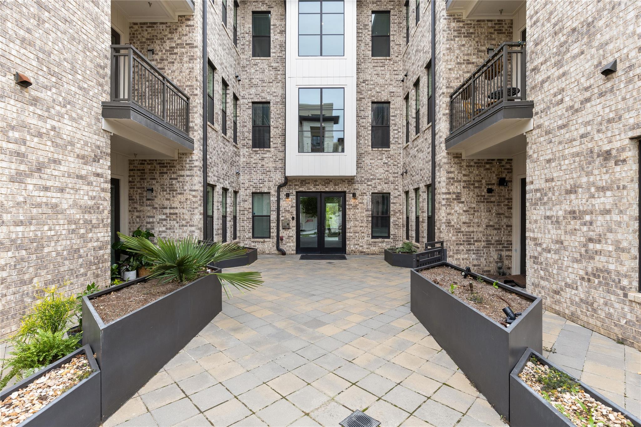 4325 Jackson Ave # 2105