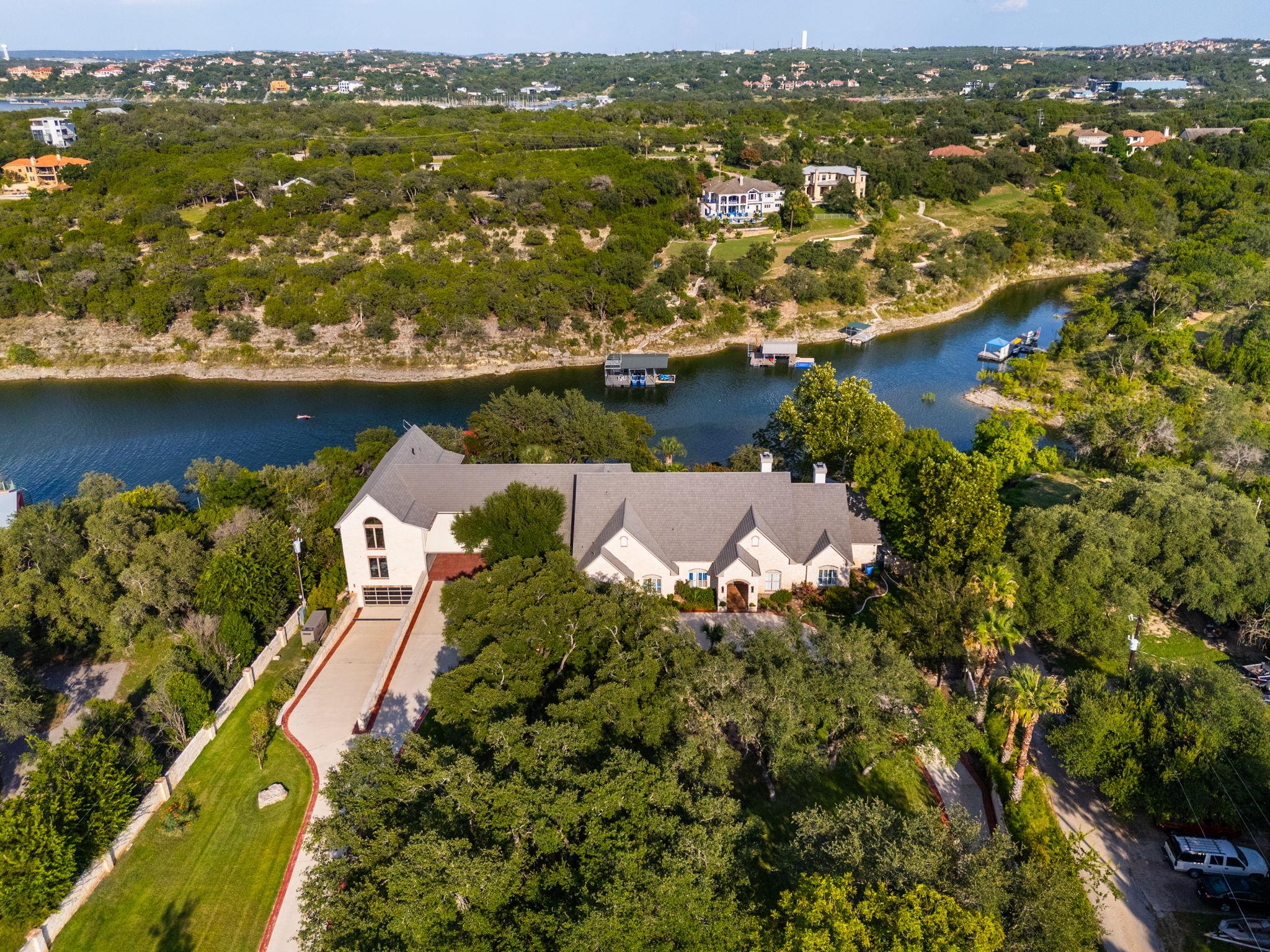 805 Brooks Hollow RD