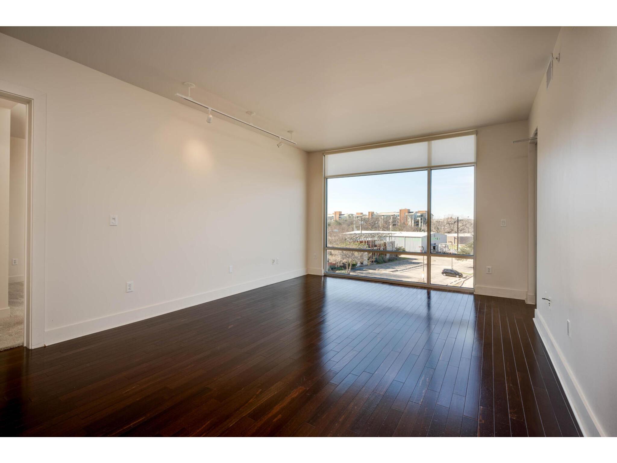 210 Lee Barton DR # 411