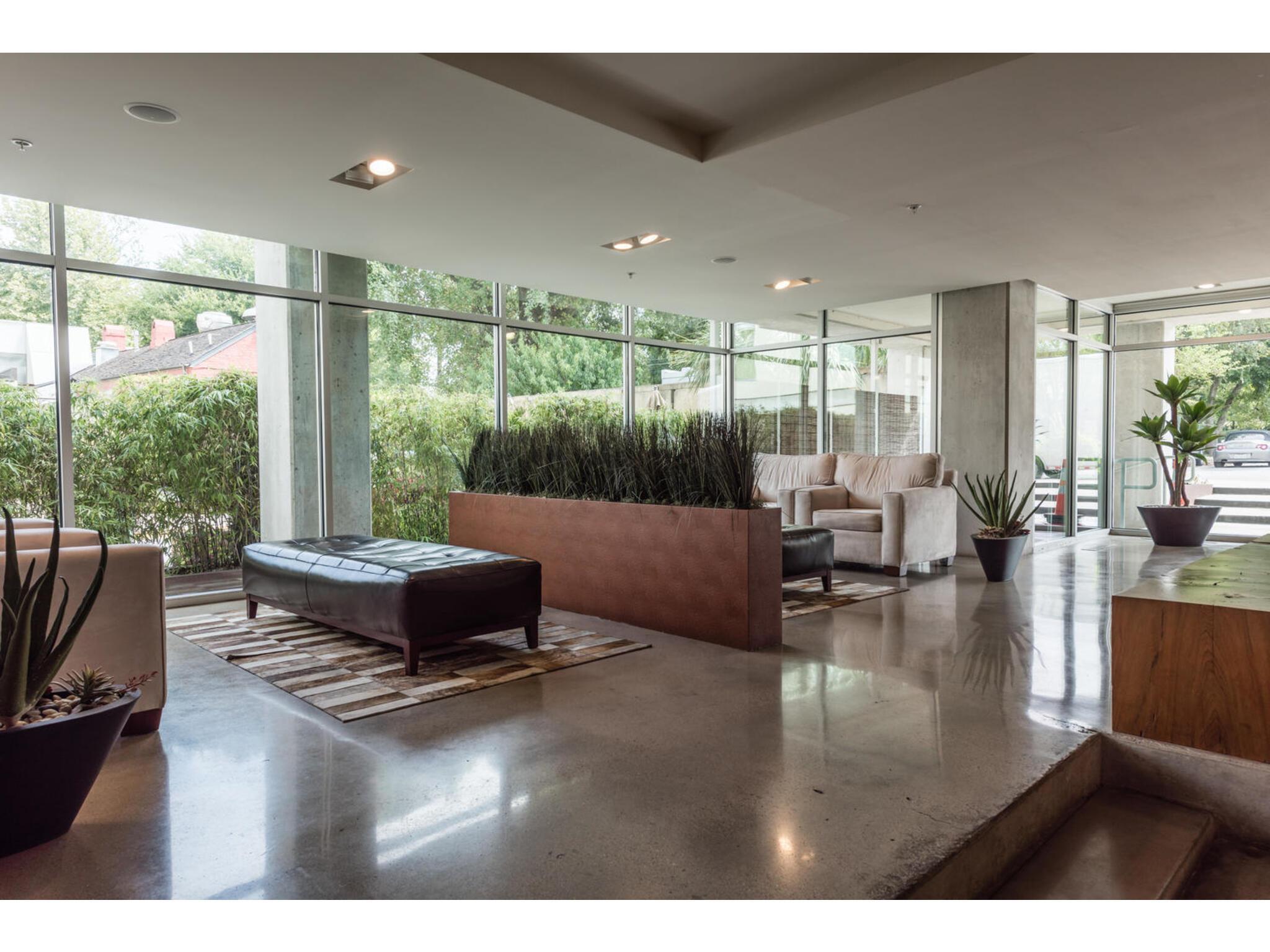 210 Lee Barton DR # 411