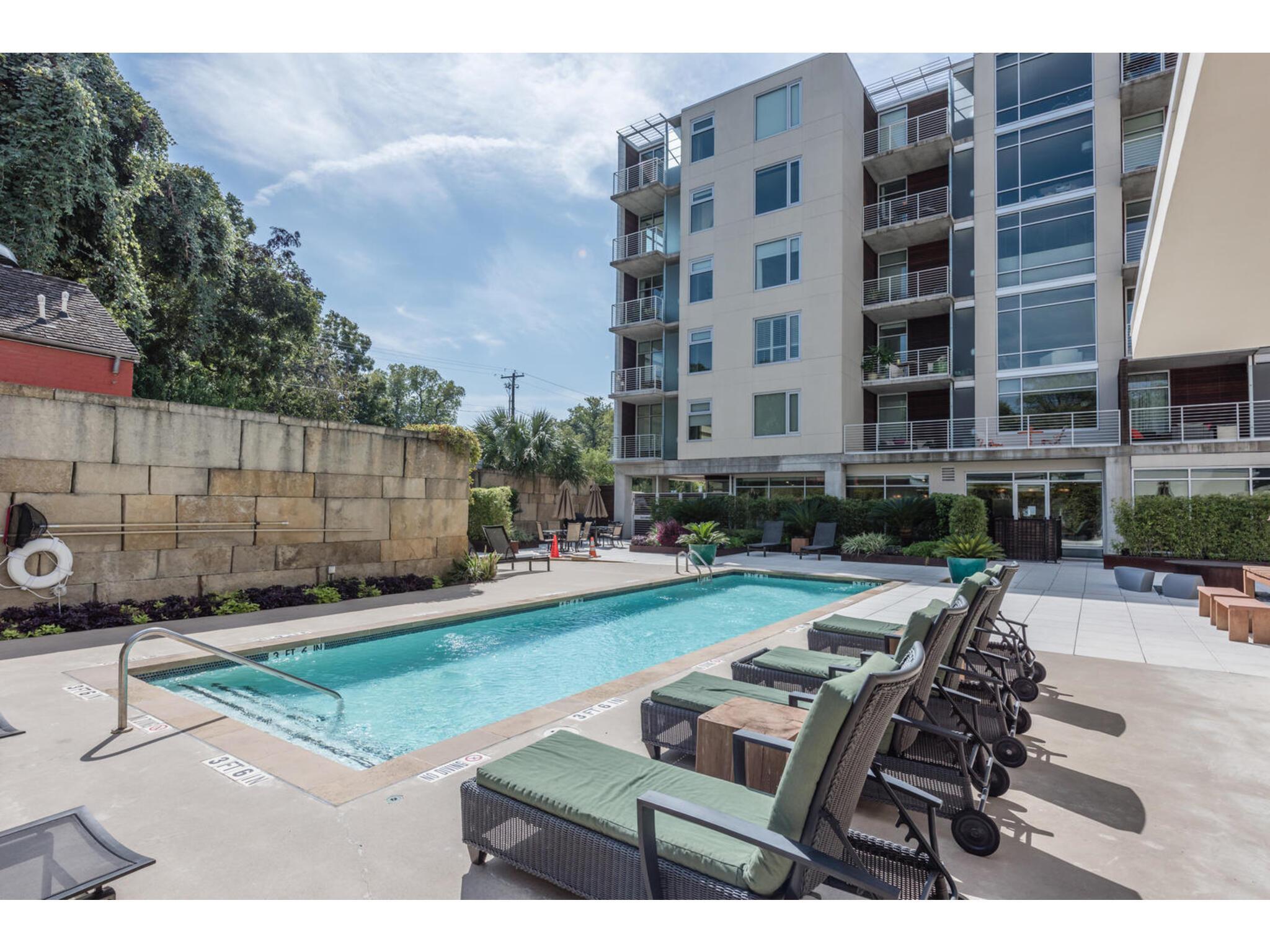 210 Lee Barton DR # 411