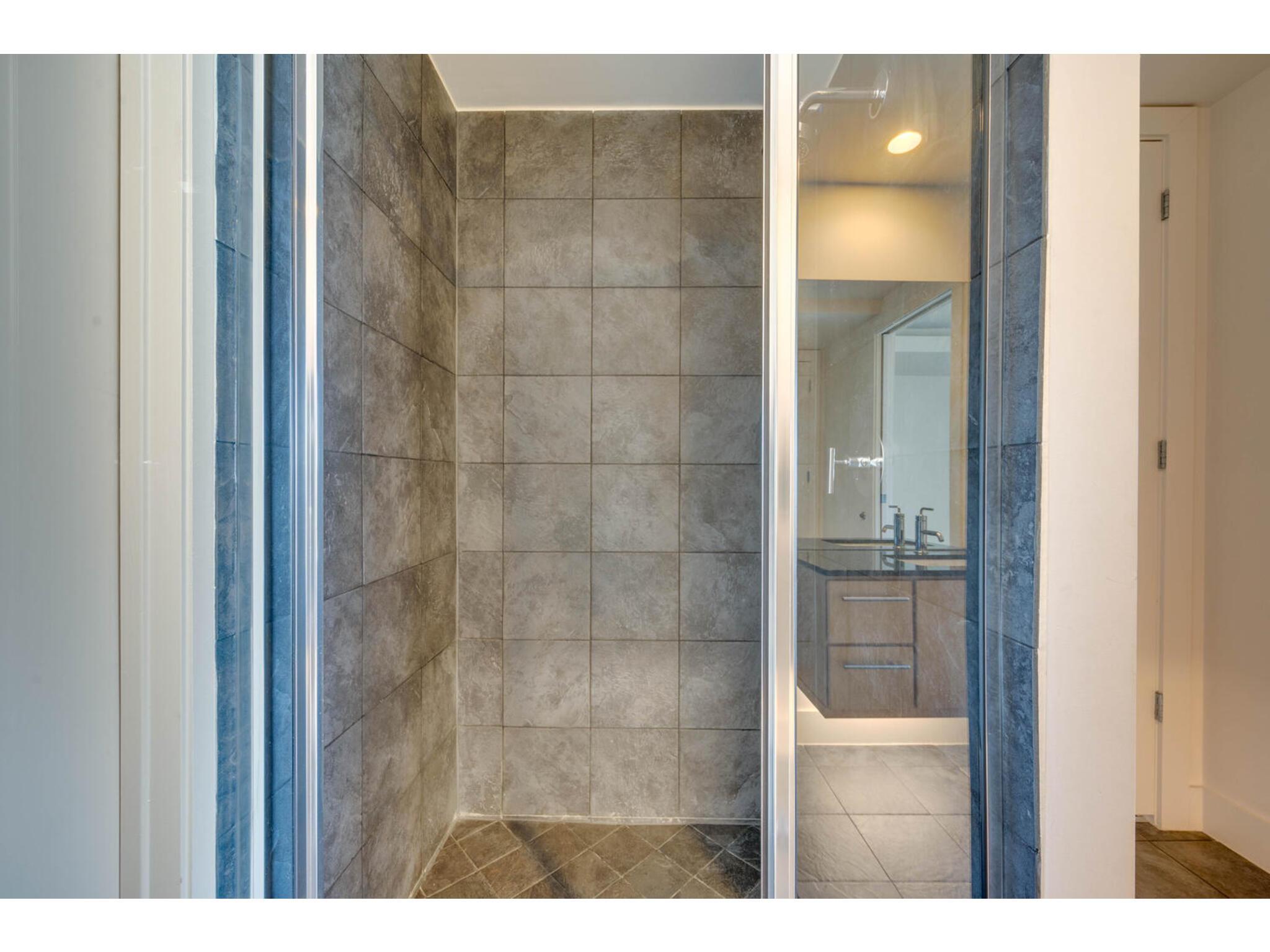 210 Lee Barton DR # 411