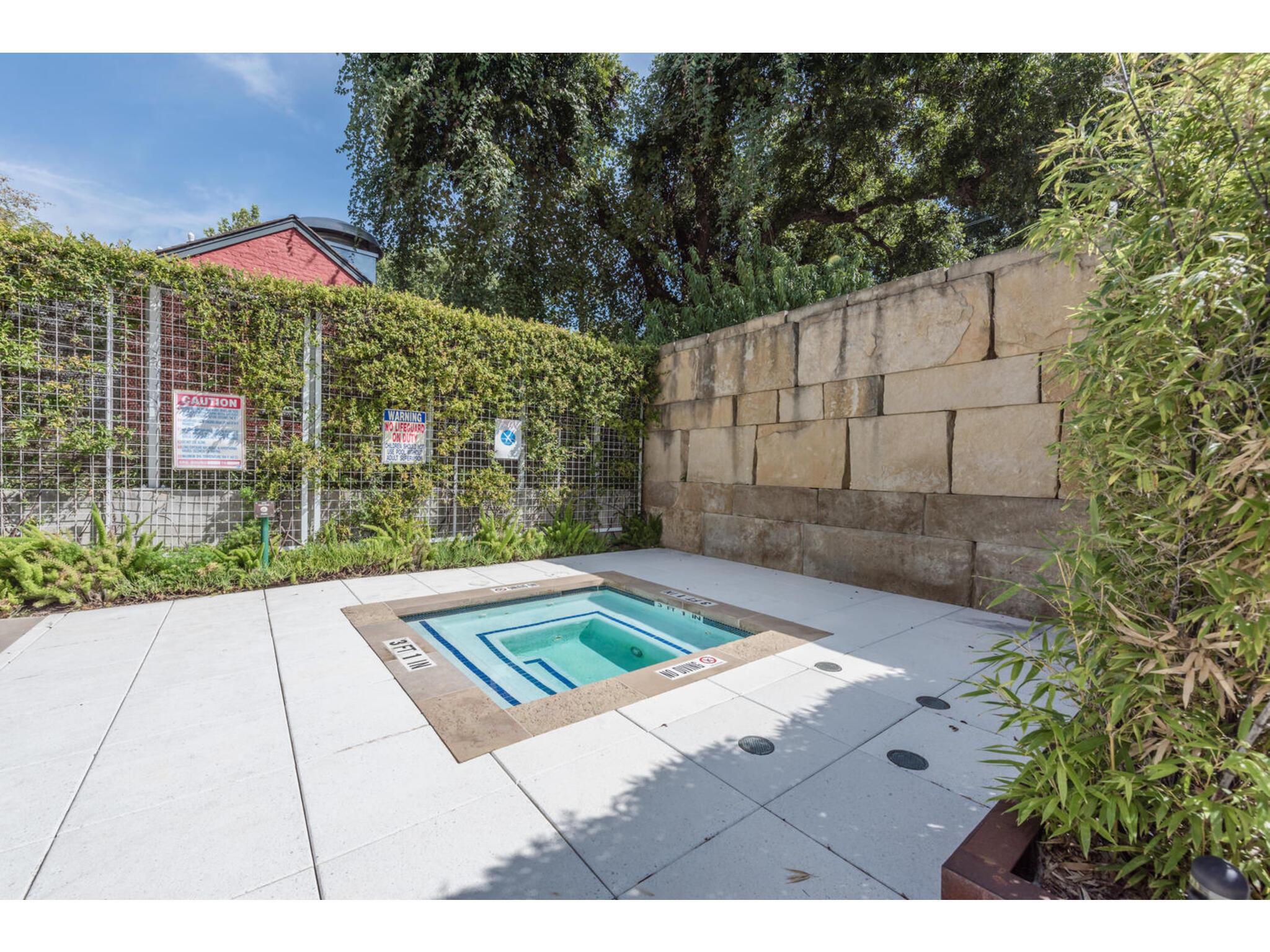 210 Lee Barton DR # 411