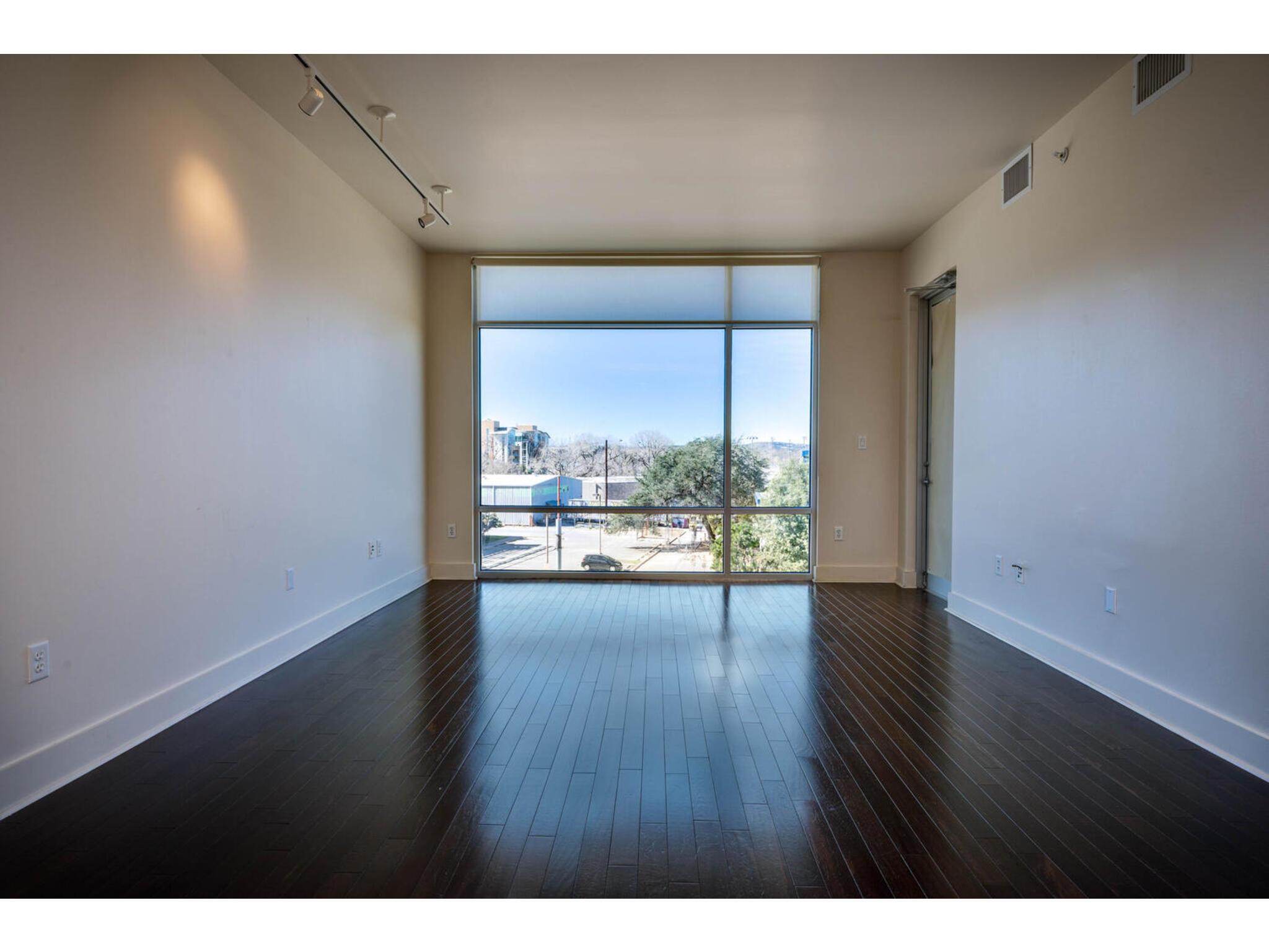 210 Lee Barton DR # 411