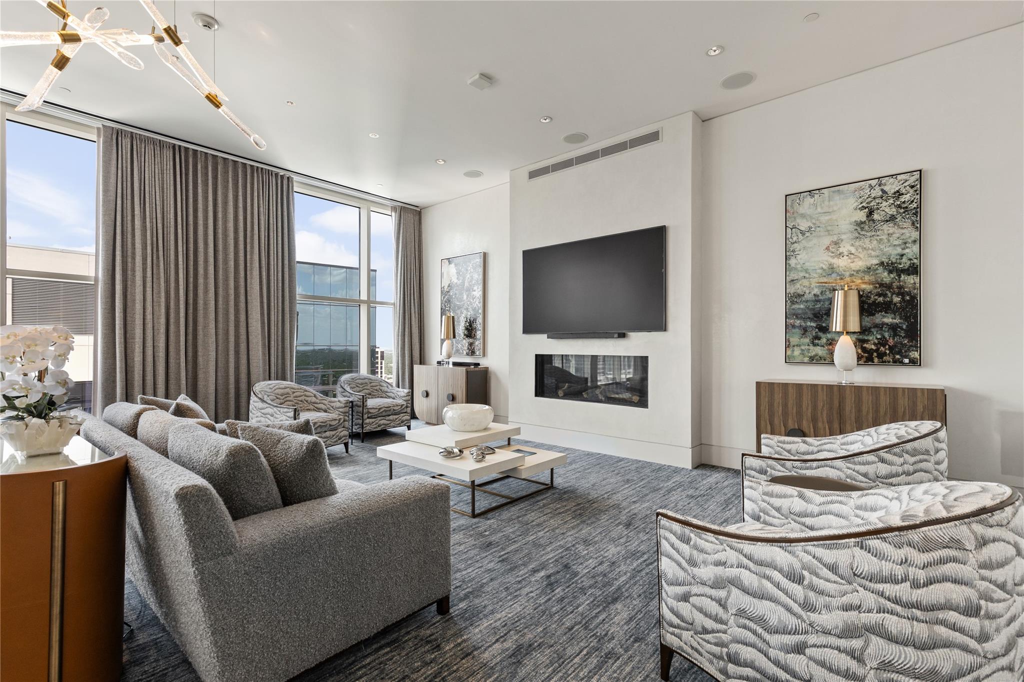 98 San Jacinto BLVD # 1502