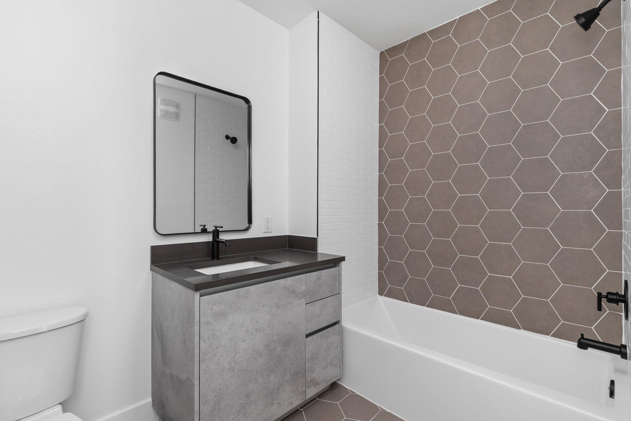 4315 S Congress Ave # 527