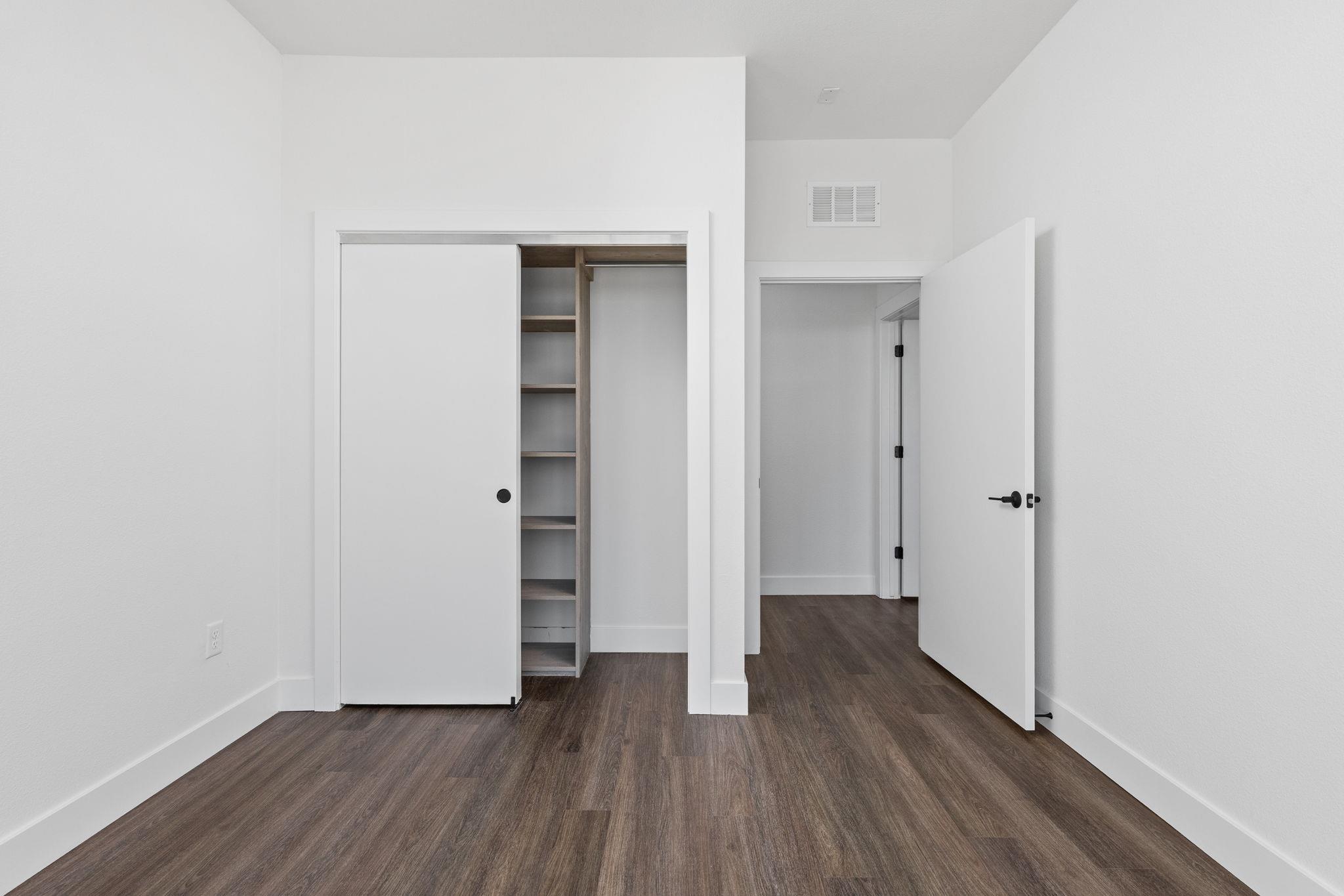 4315 S Congress Ave # 527