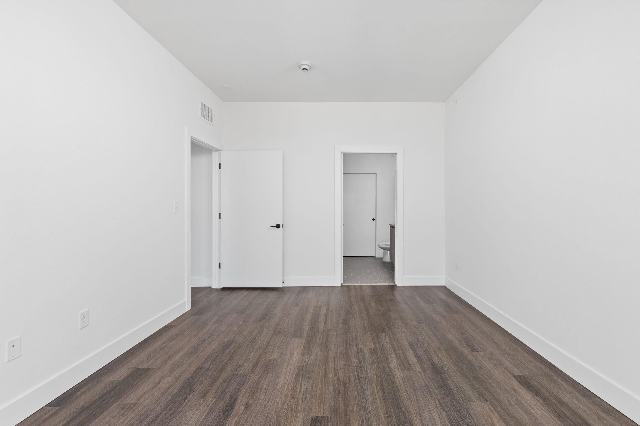 4315 S Congress Ave # 527